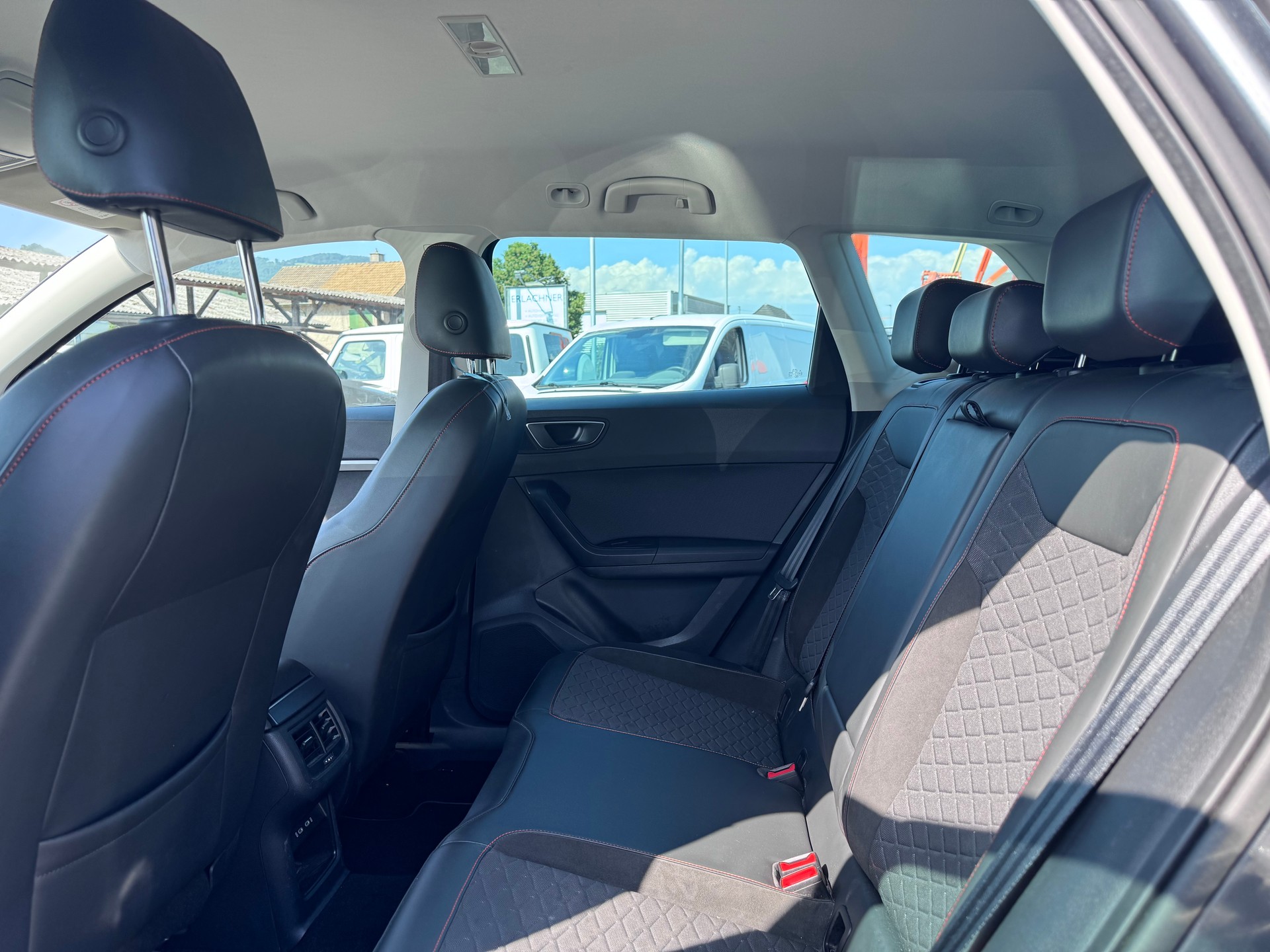 SEAT Ateca 2.0 TSI FR 4Drive DSG-image-6