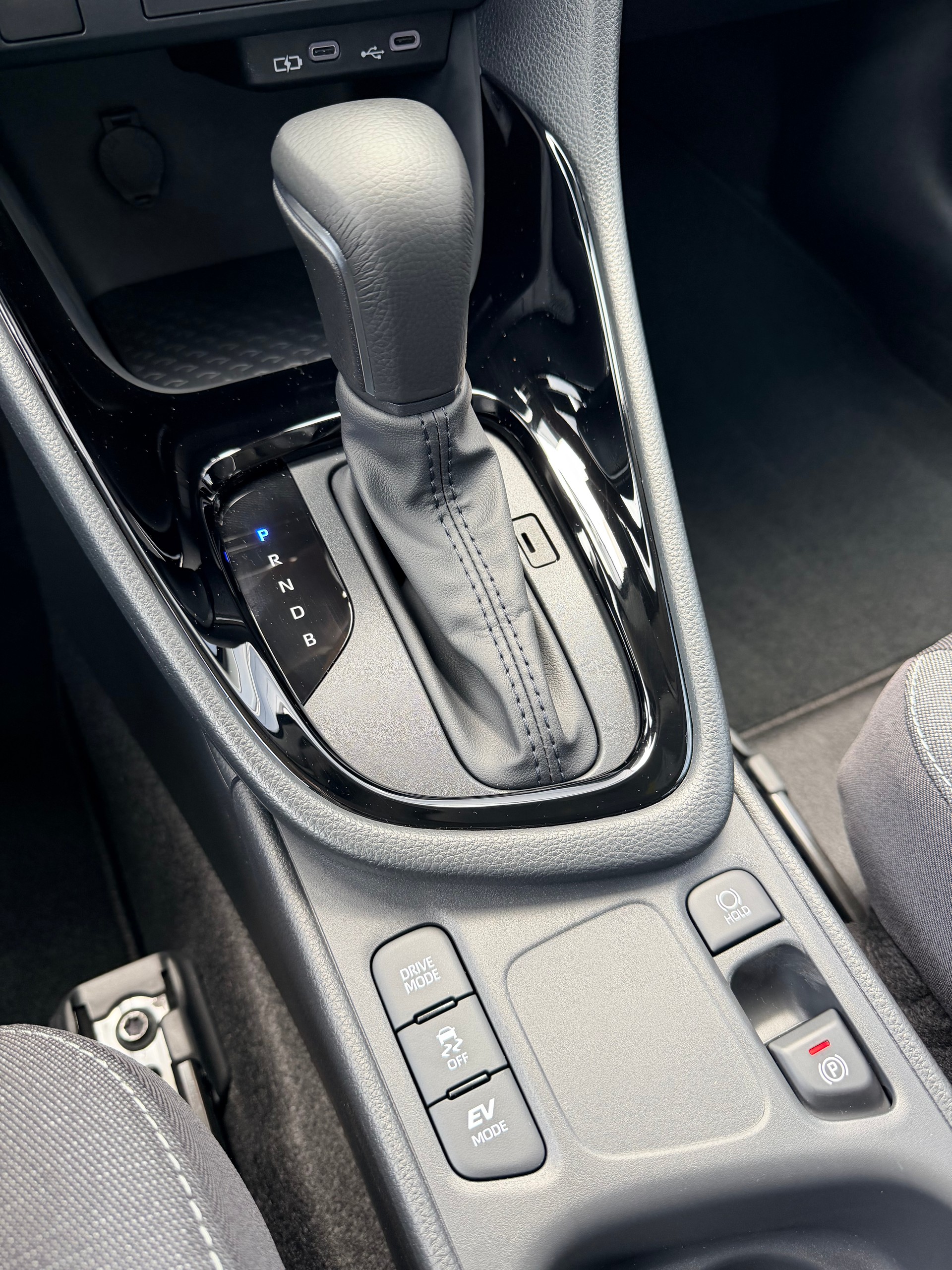 TOYOTA Yaris 1.5 Trend e-CVT-image-18