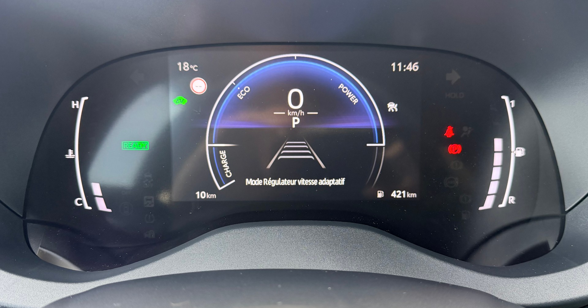 TOYOTA Yaris 1.5 Trend e-CVT-image-11