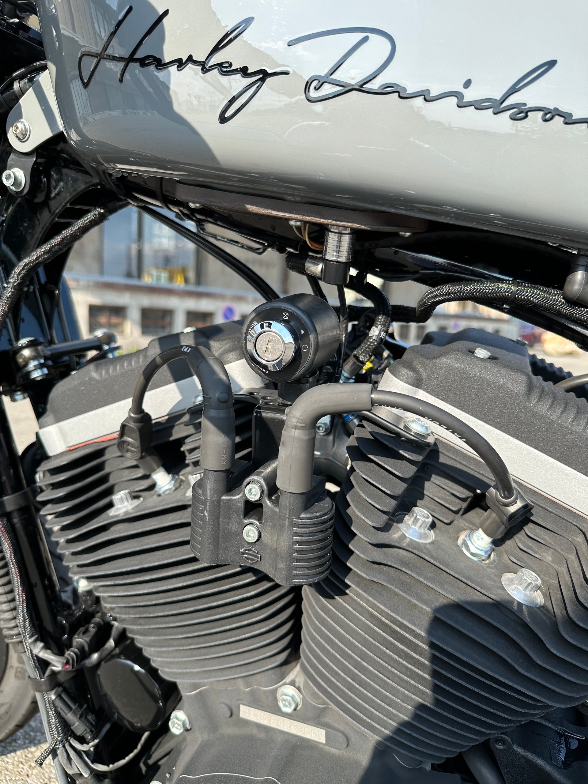 HARLEY-DAVIDSON XL 883 N Sportster Iron (25kW)-image-6