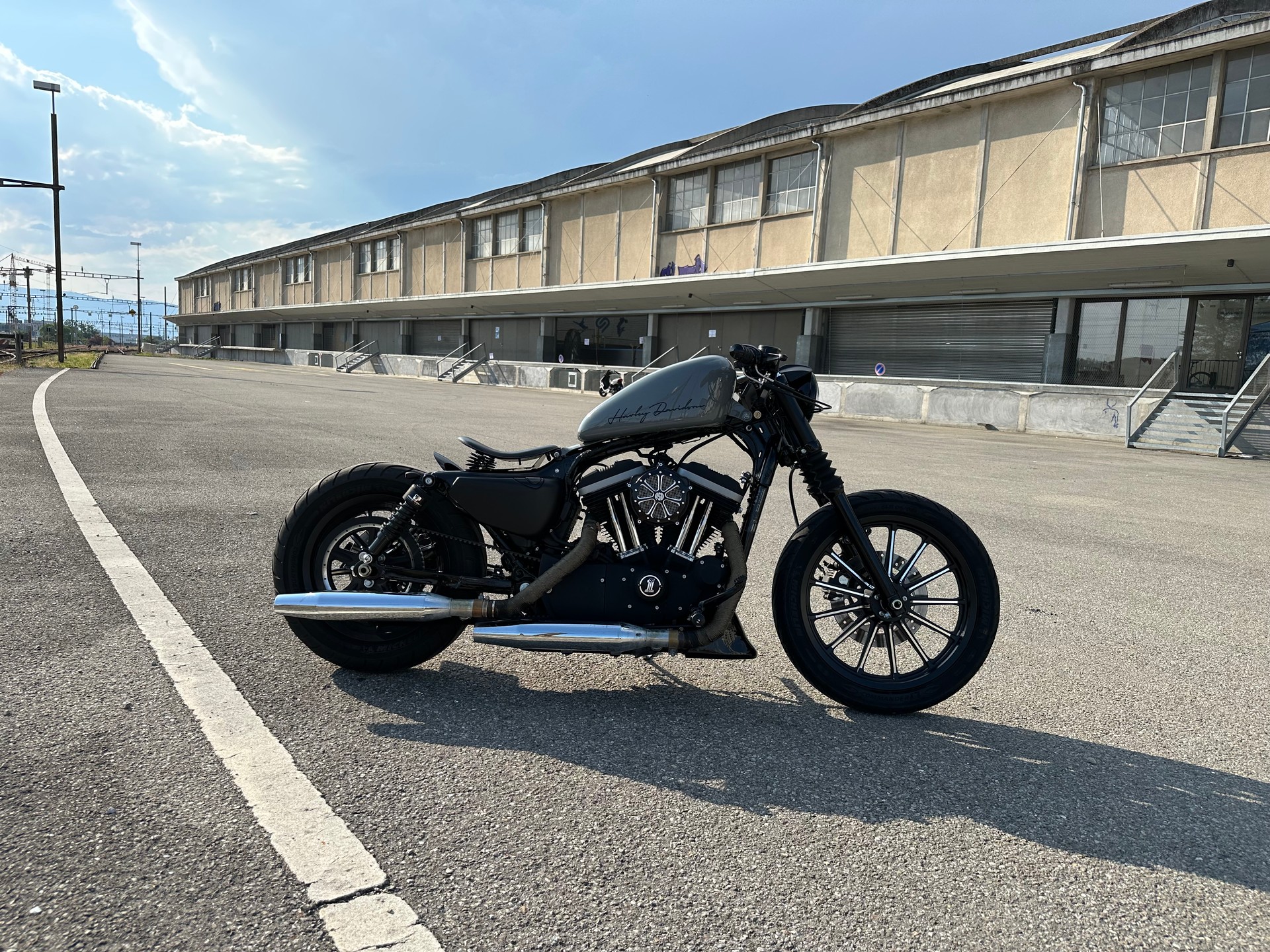 HARLEY-DAVIDSON XL 883 N Sportster Iron (25kW)-image-3