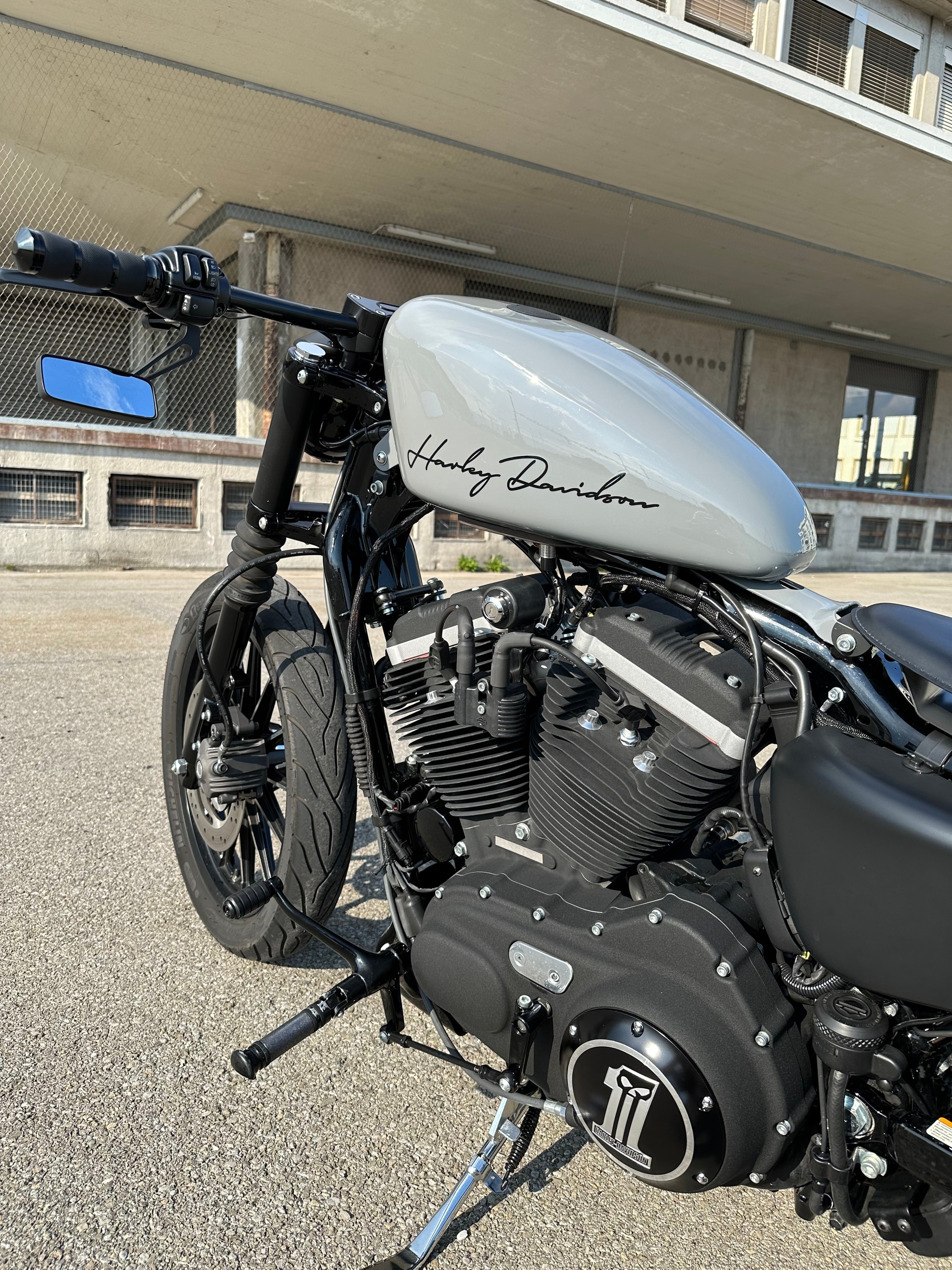 HARLEY-DAVIDSON XL 883 N Sportster Iron (25kW)-image-10