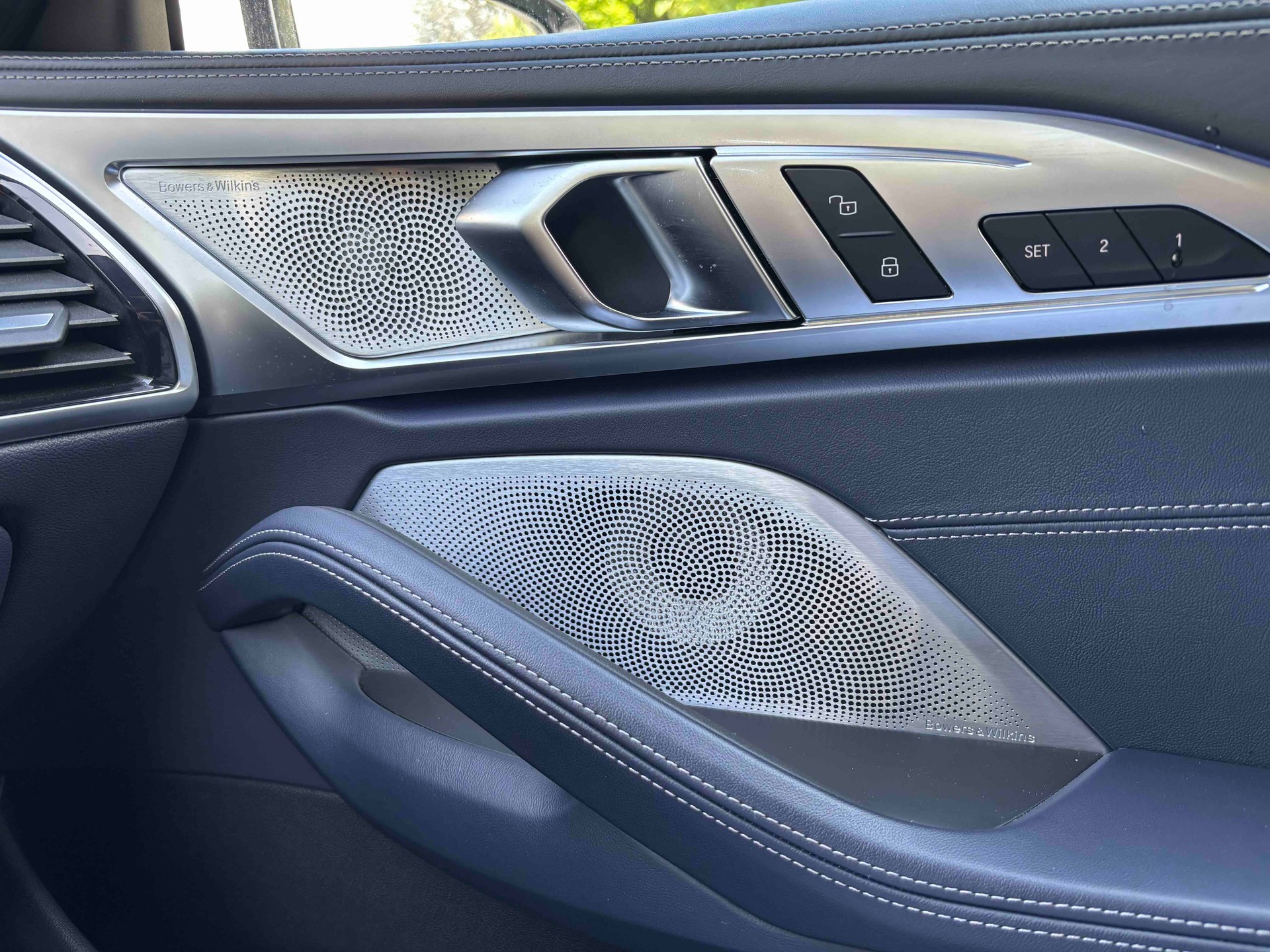 BMW 840d xDrive-image-8