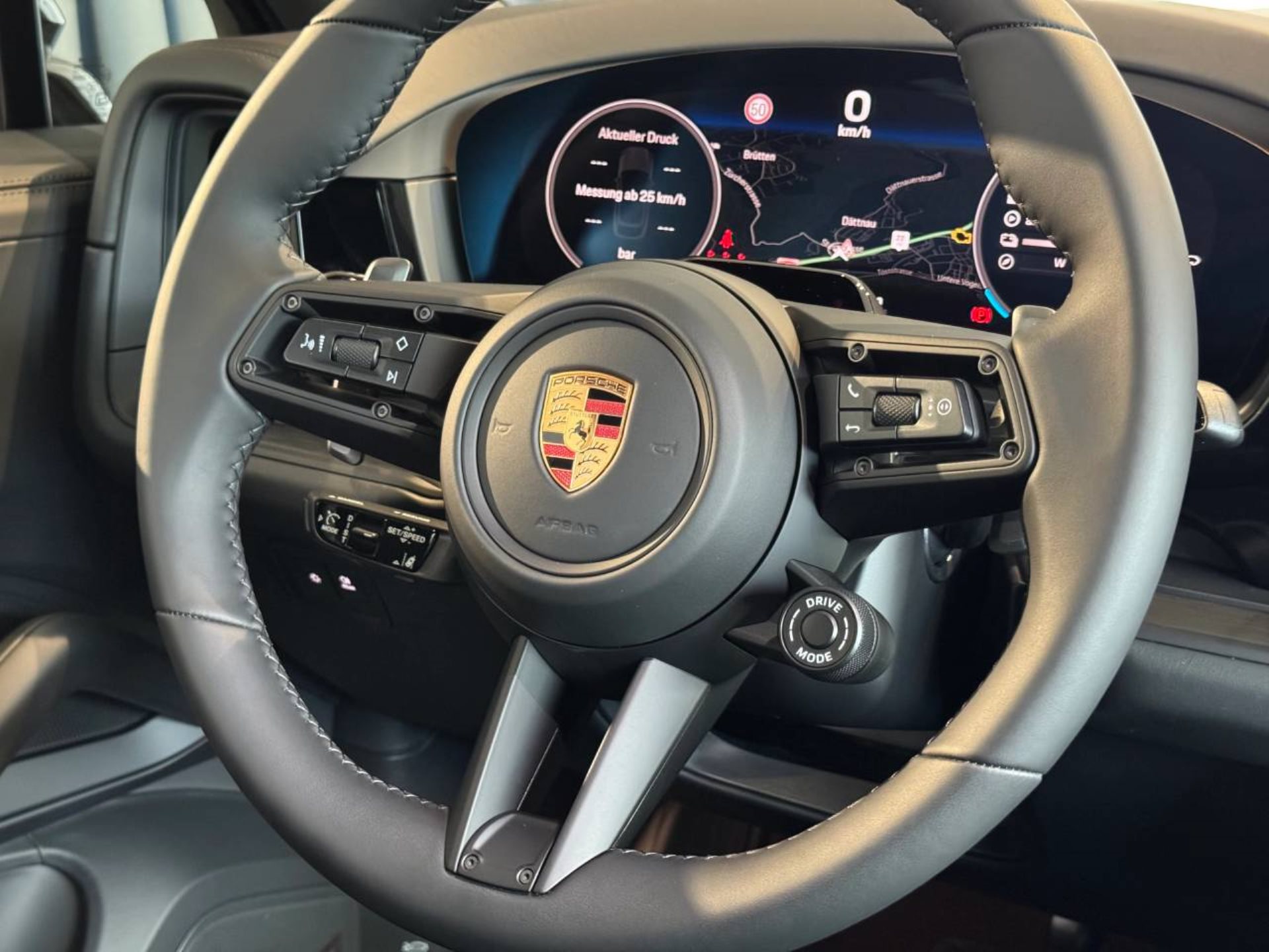 PORSCHE Cayenne E-Hybrid Coupé Black Edition-image-30
