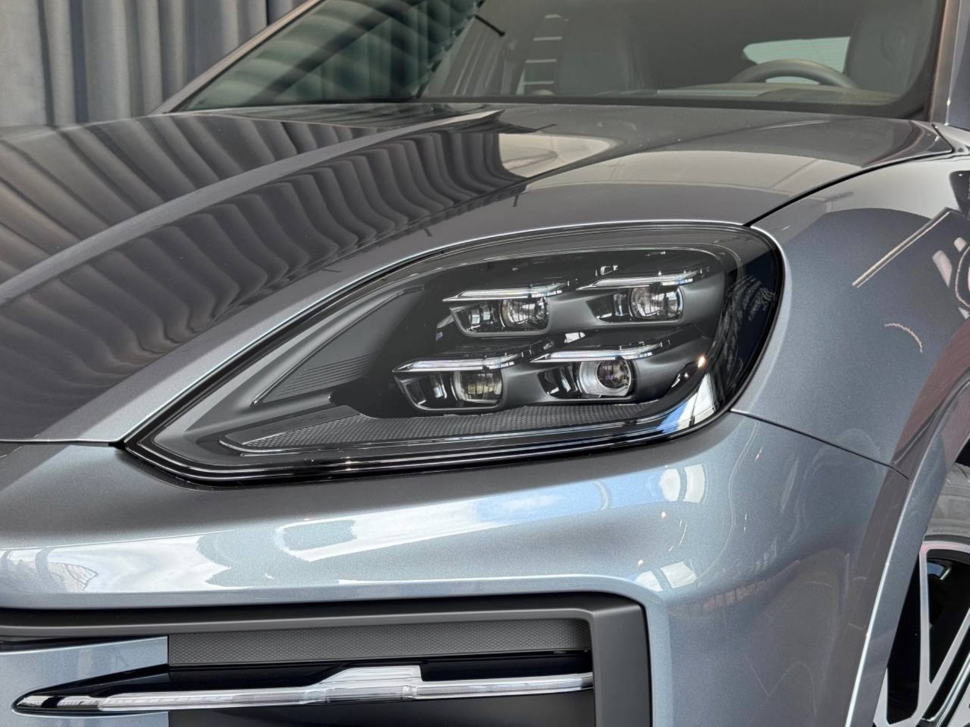 PORSCHE Cayenne E-Hybrid Coupé Black Edition-image-12