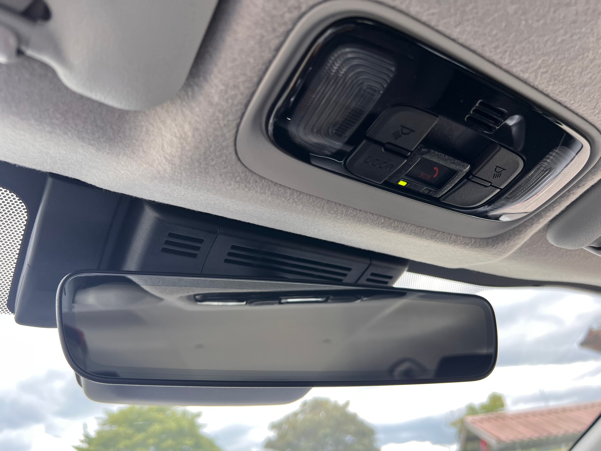 TOYOTA Yaris 1.5 Comfort e-CVT-image-14
