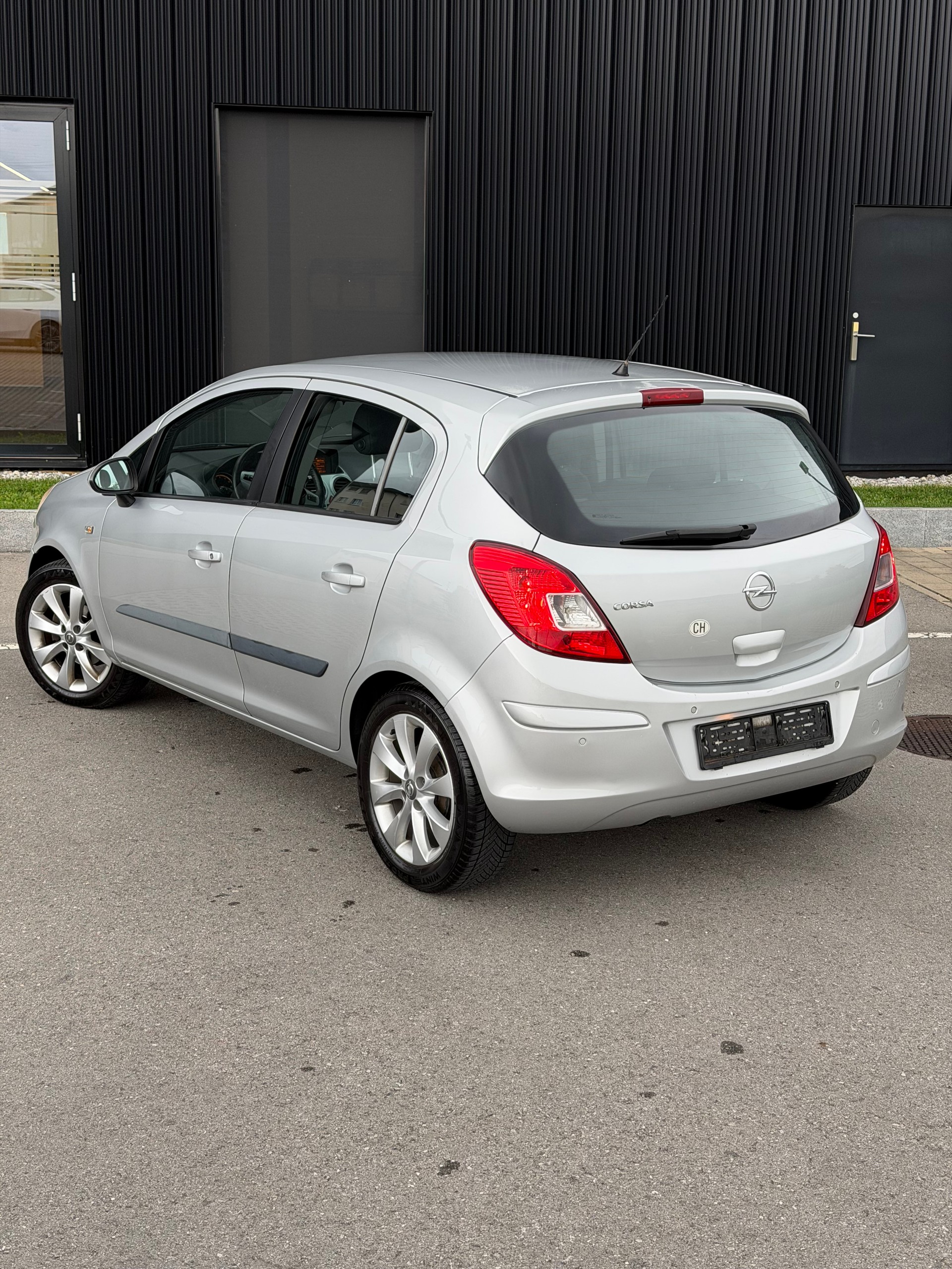 OPEL Corsa 1.4 TP Color Edition-image-7