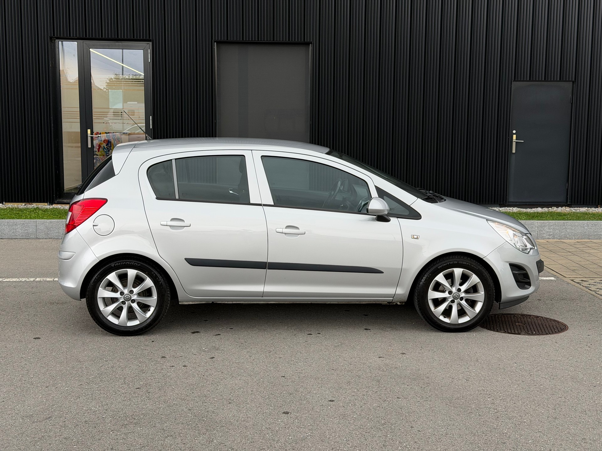 OPEL Corsa 1.4 TP Color Edition-image-4