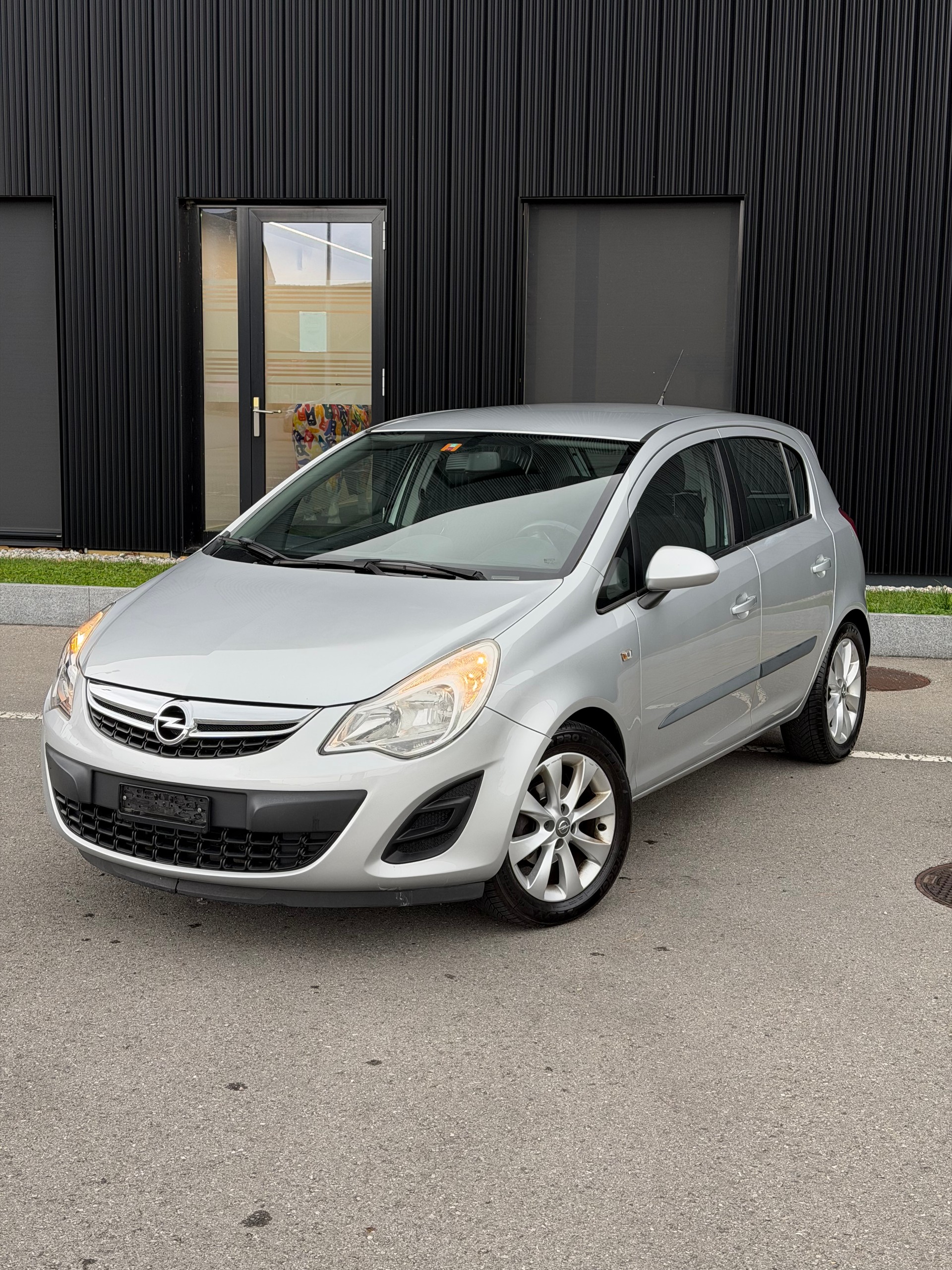 OPEL Corsa 1.4 TP Color Edition-image-13