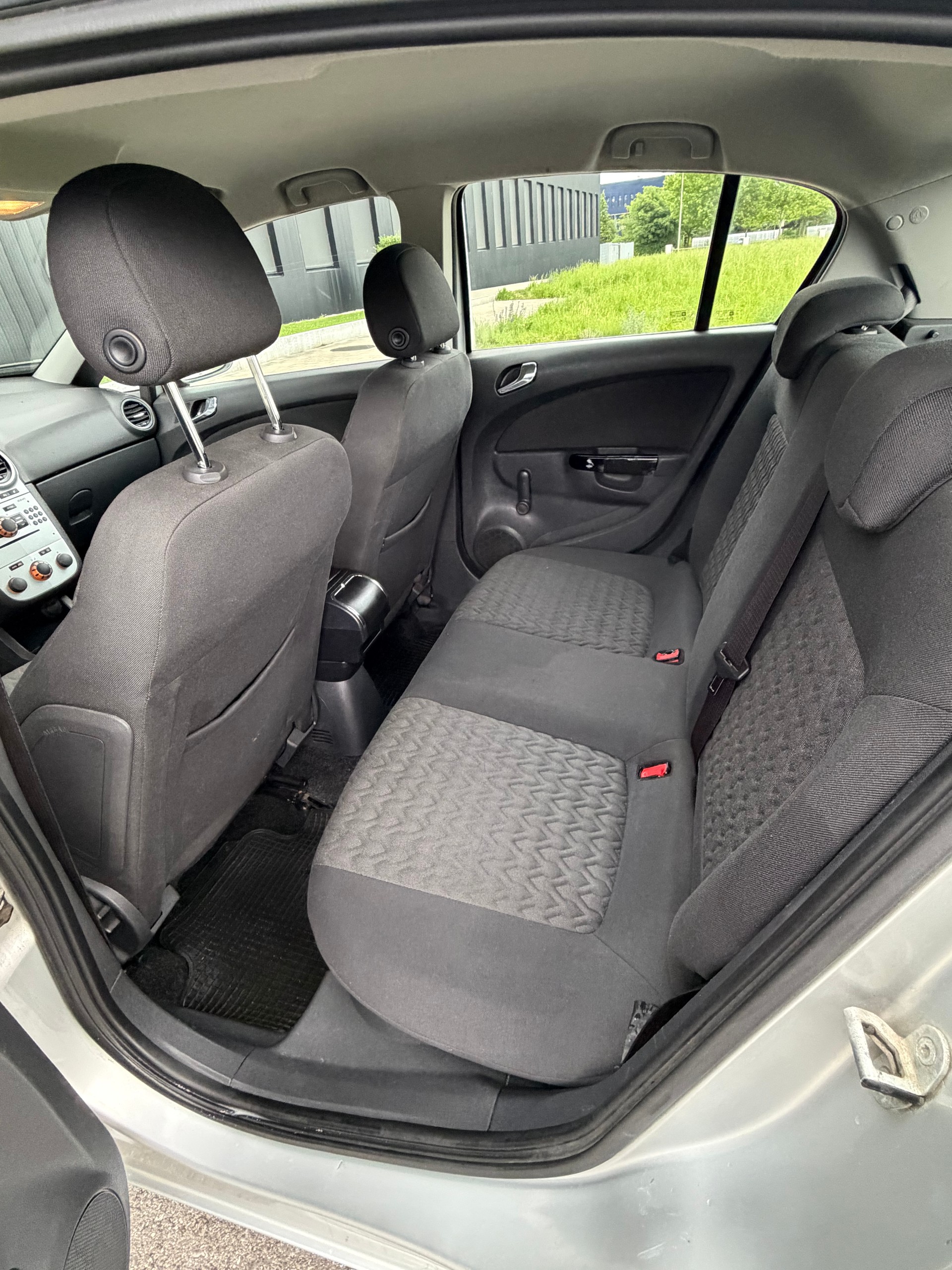 OPEL Corsa 1.4 TP Color Edition-image-8