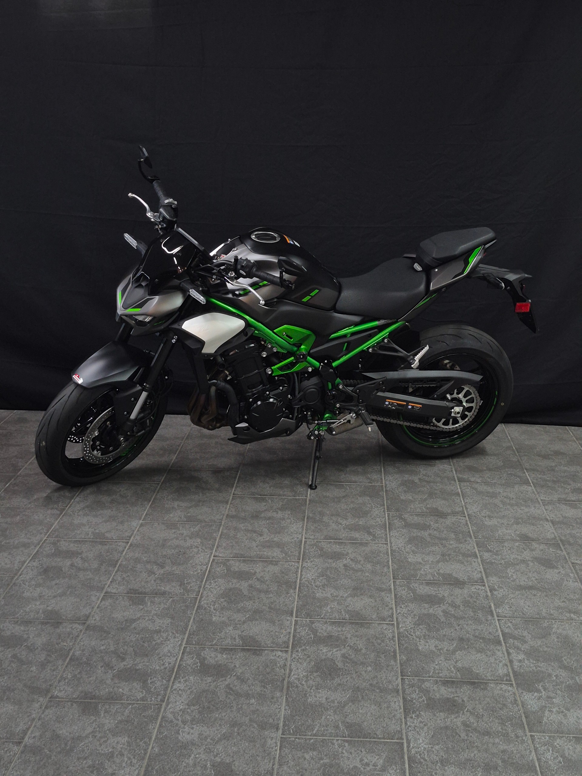 KAWASAKI Z 900-image-2
