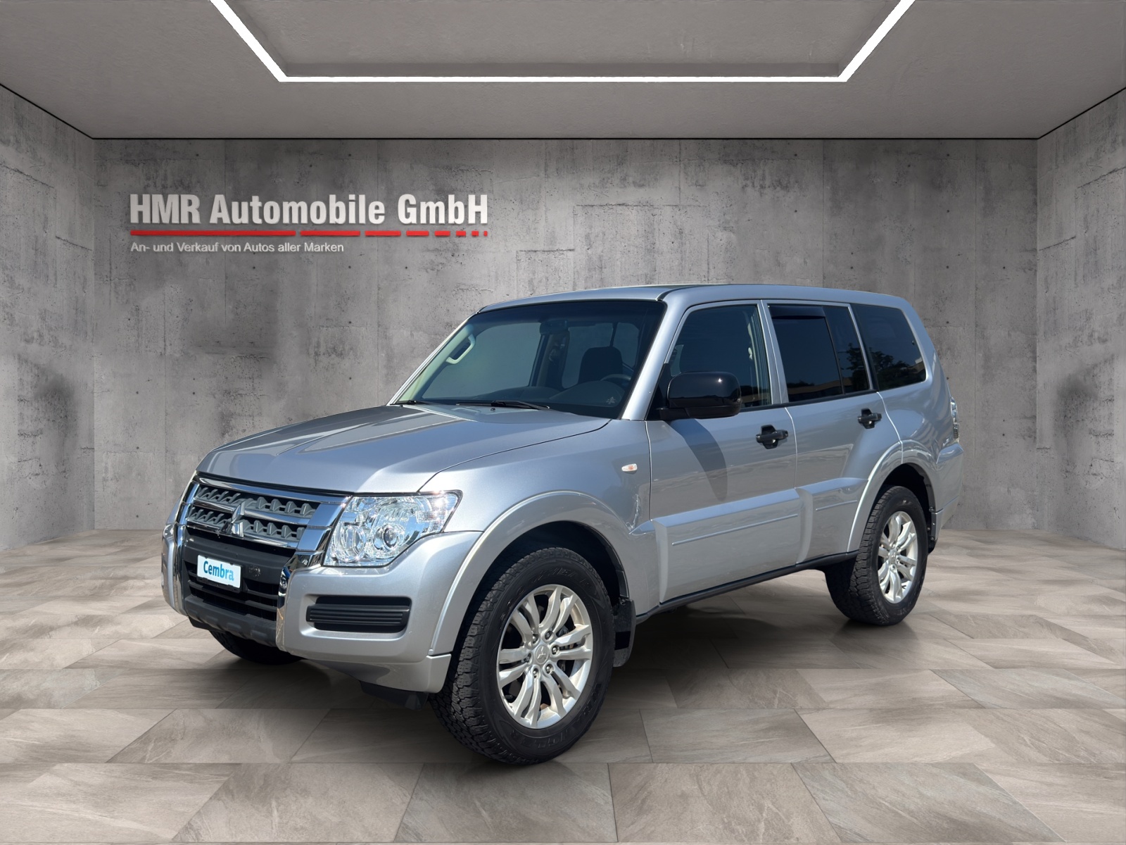 MITSUBISHI Pajero 3.2 DI-D Style Automatic-showroom-element-2