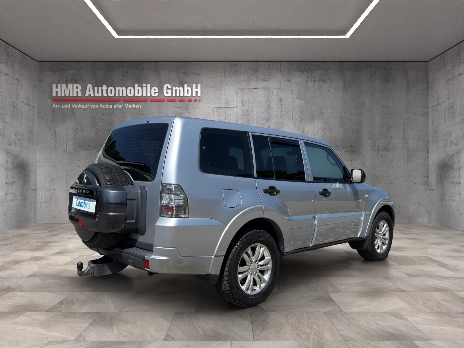MITSUBISHI Pajero 3.2 DI-D Style Automatic-showroom-element-3