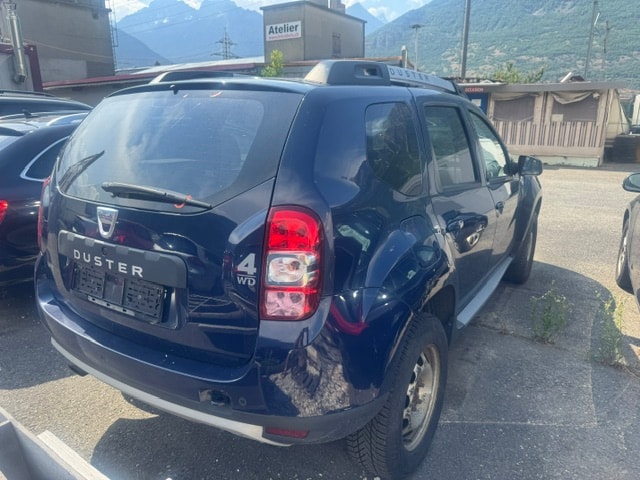 DACIA Duster 1.2 T Essential 4x4-image-9