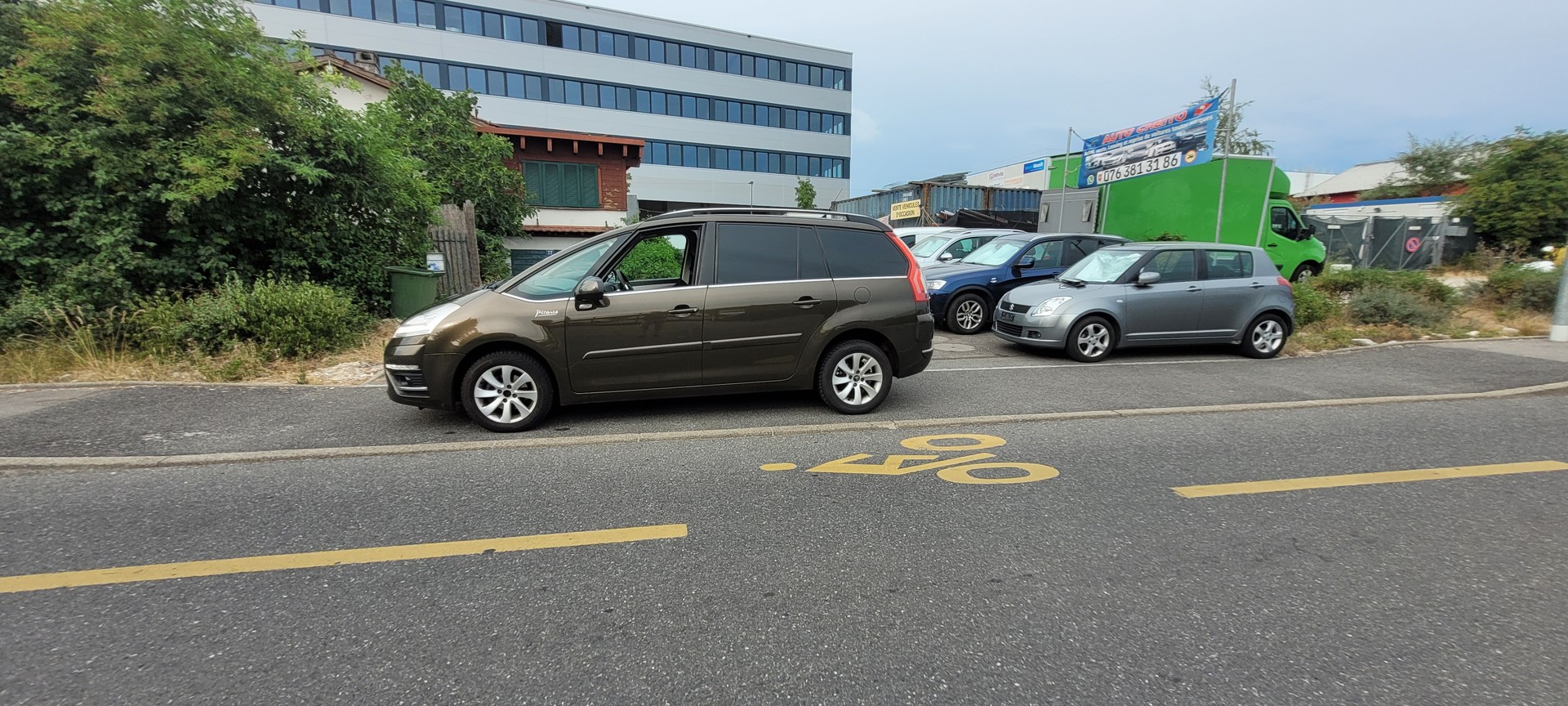 CITROEN Grand C4 Picasso 1.6 HDI 16V Swiss Style EGS6-image-3