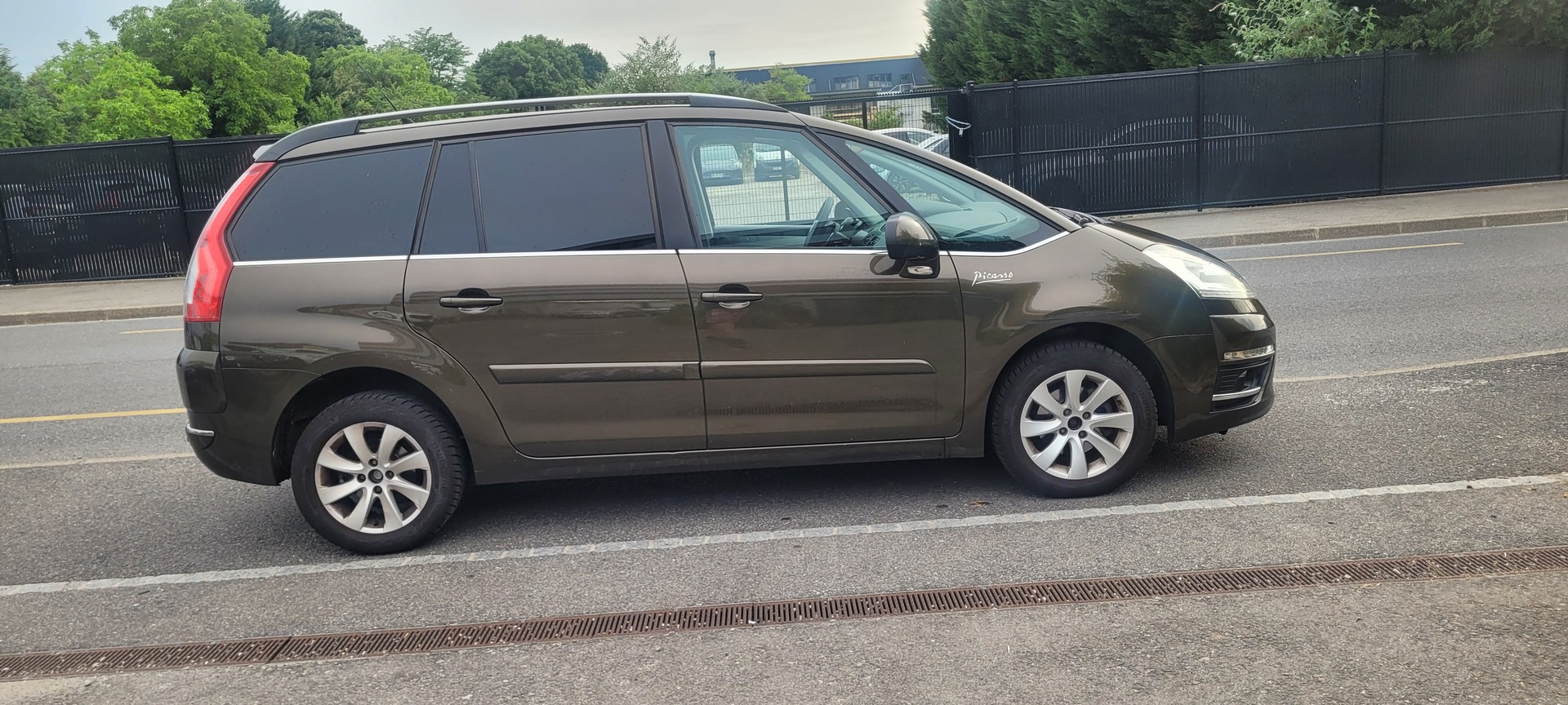 CITROEN Grand C4 Picasso 1.6 HDI 16V Swiss Style EGS6-image-4