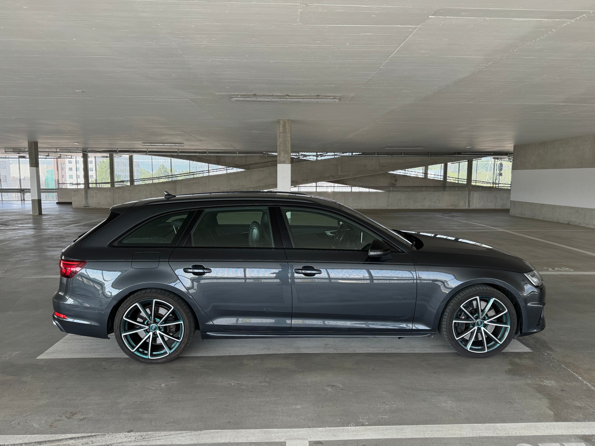 AUDI S4 Avant 3.0 TDI quattro tiptronic-image-4