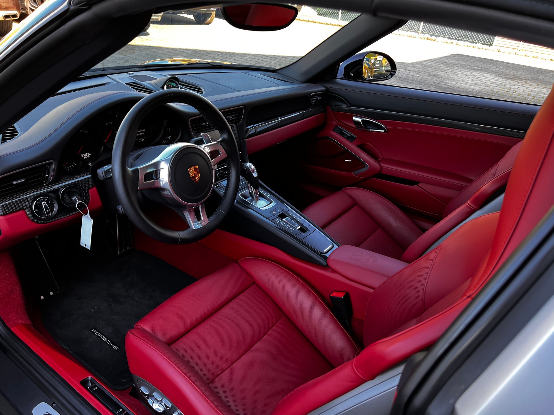 PORSCHE 911 Targa 3.8 Targa 4 GTS PDK-image-12
