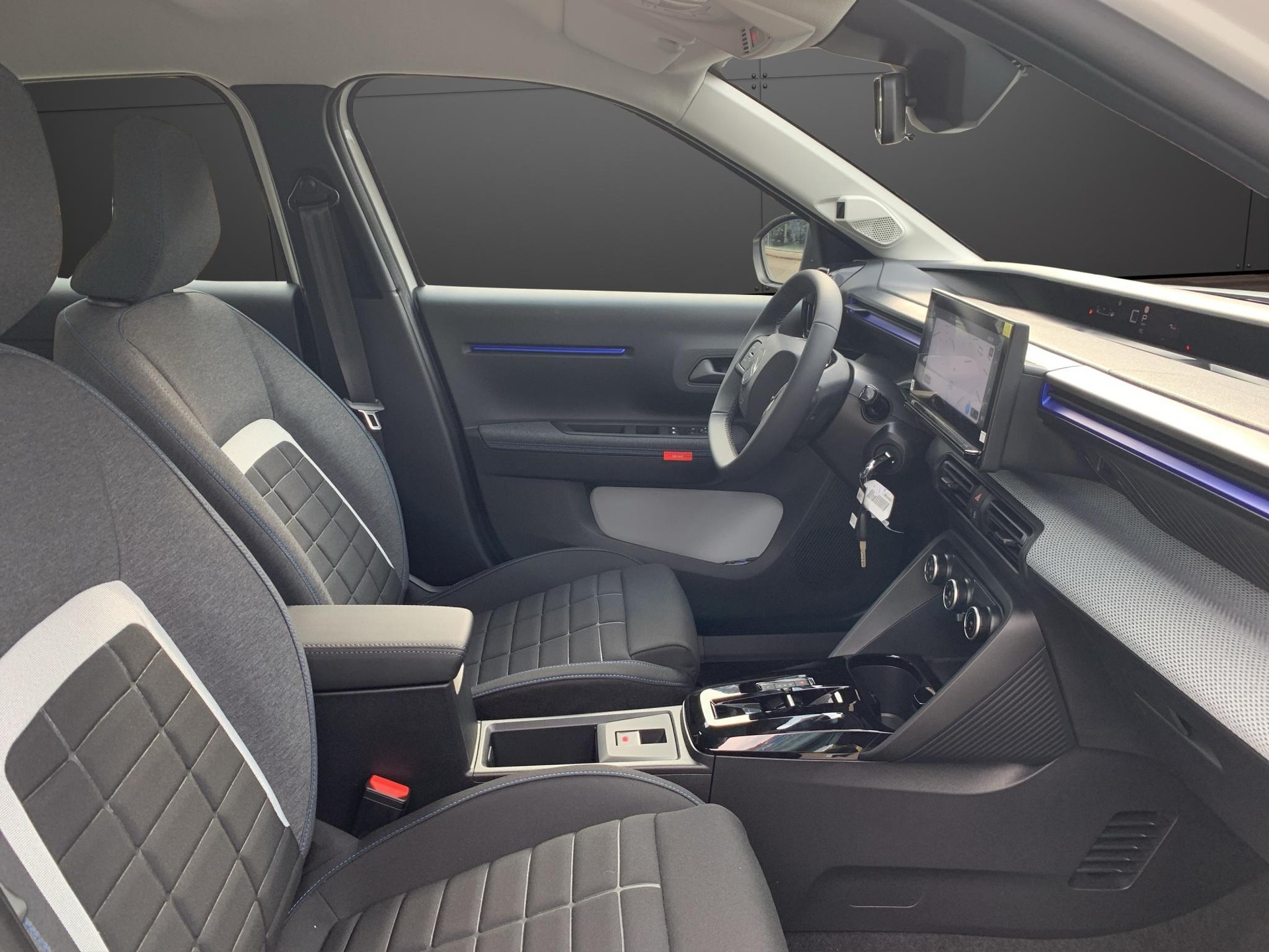 CITROEN C3 1.2 Hybrid Business-image-12