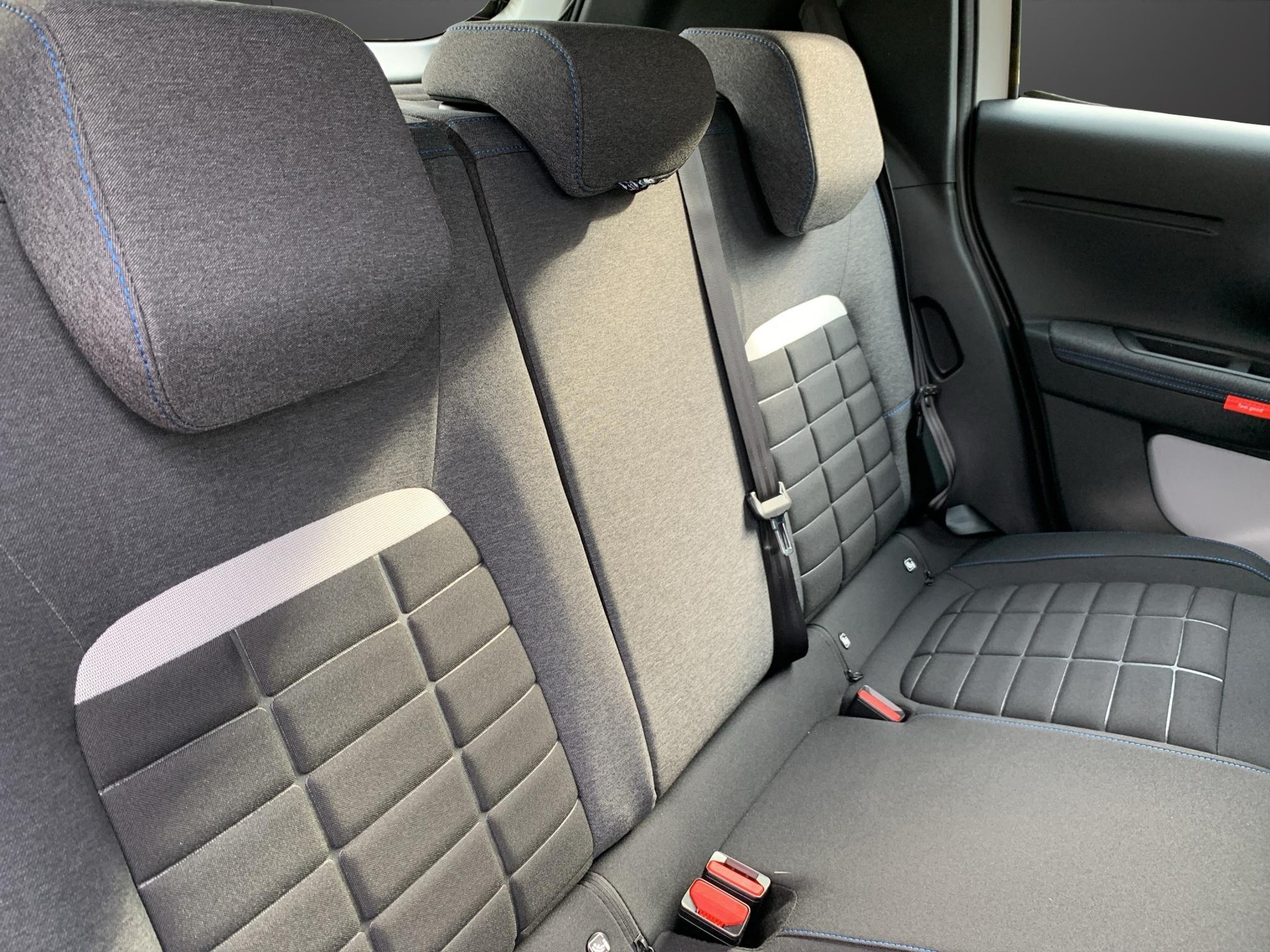 CITROEN C3 1.2 Hybrid Business-image-13