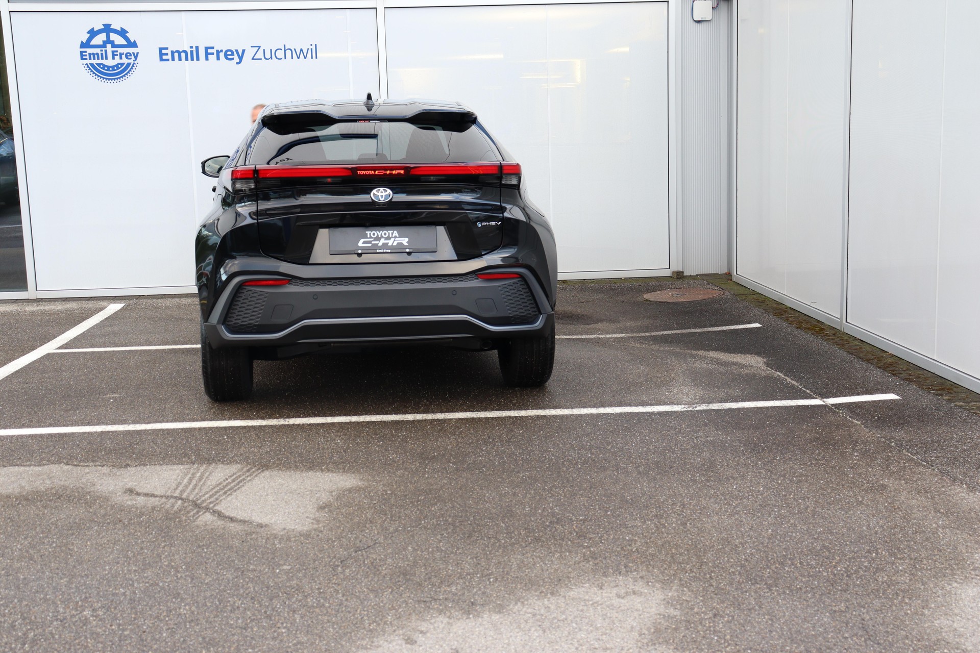TOYOTA C-HR 2.0 PHEV Swiss Edition-showroom-element-2