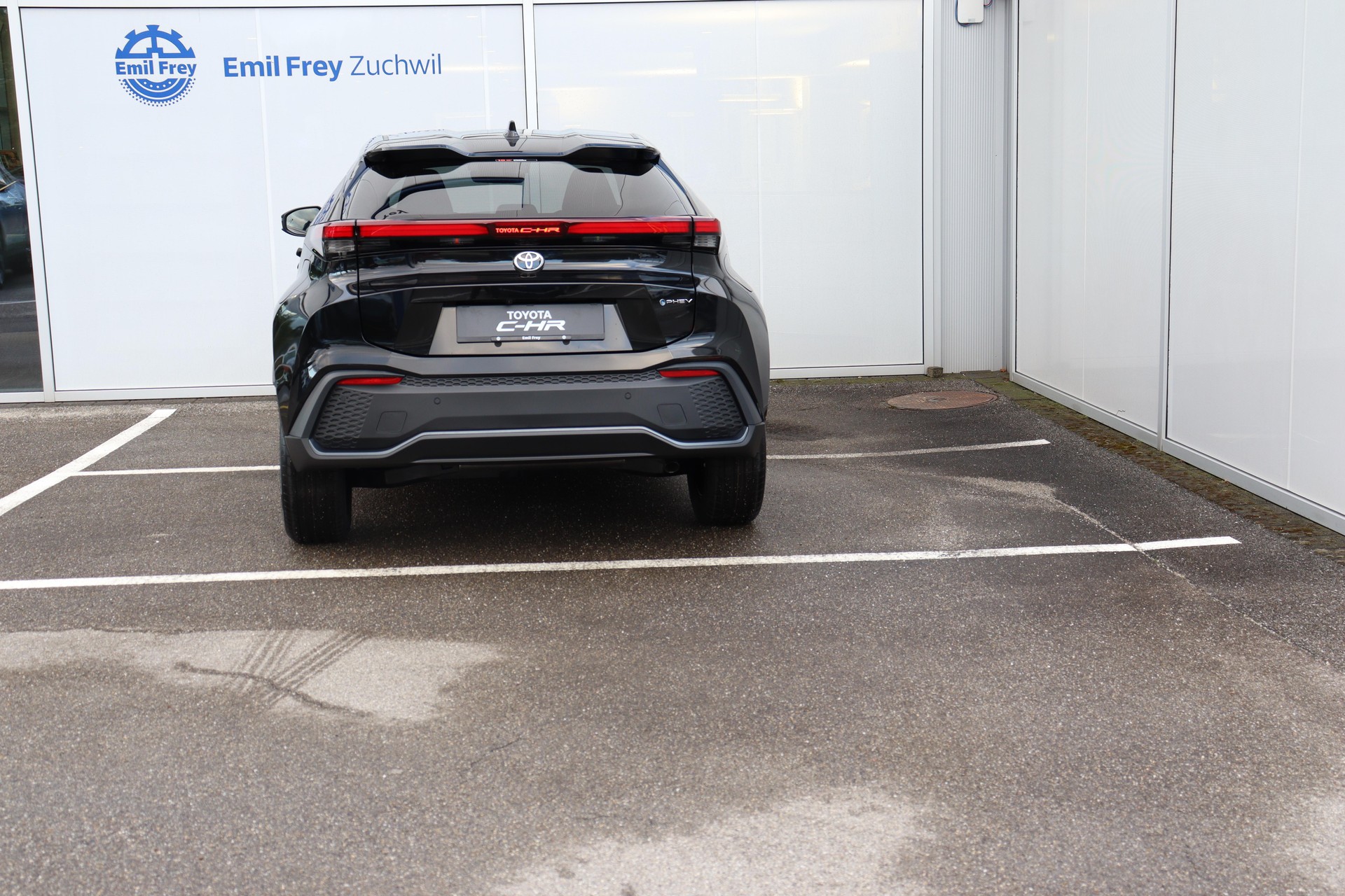 TOYOTA C-HR 2.0 PHEV Swiss Edition-showroom-element-3