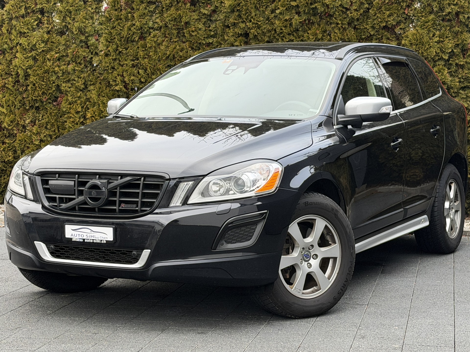 VOLVO XC60 T6 AWD R-Design Geartronic-showroom-element-1