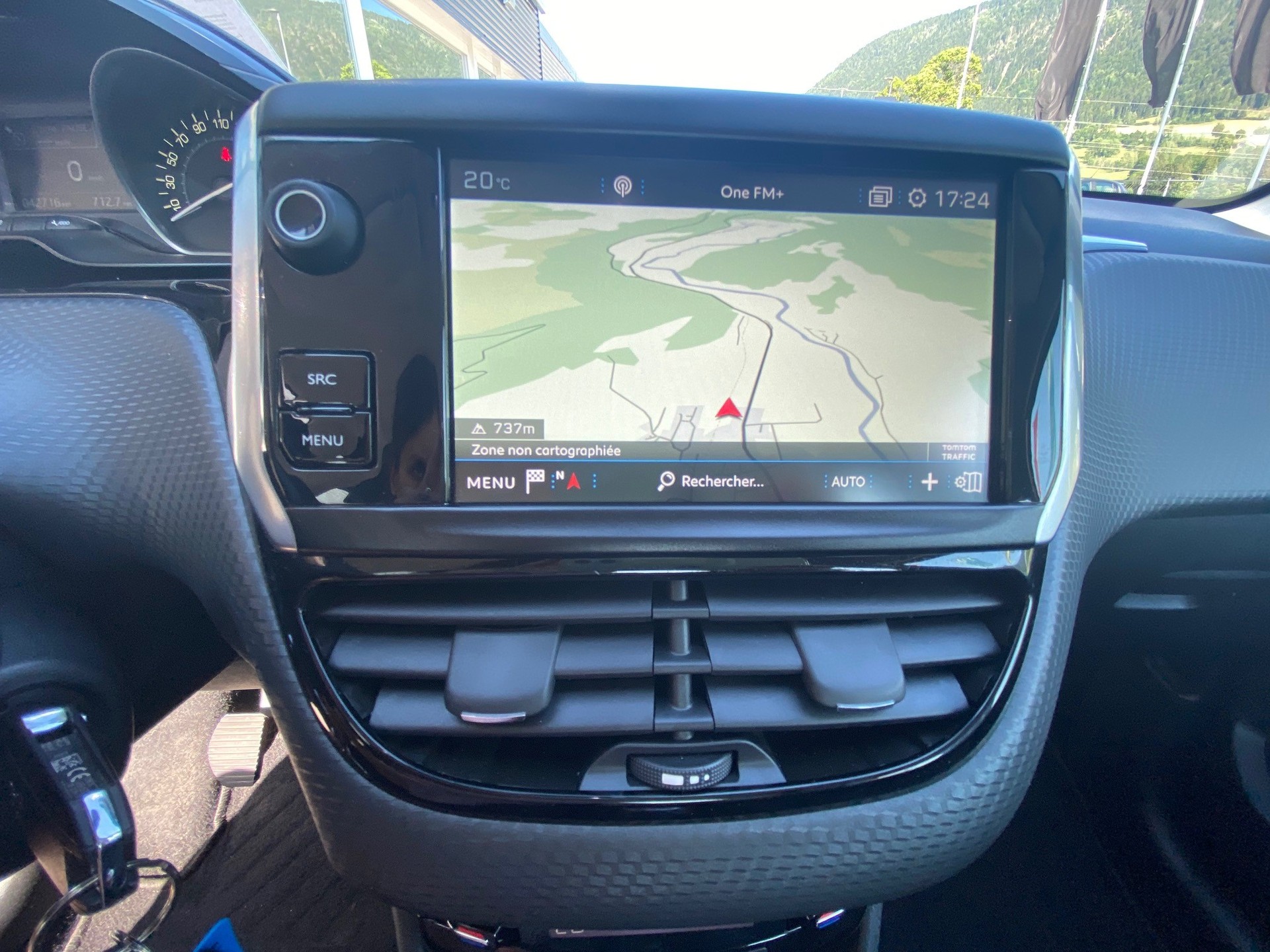 PEUGEOT 208 1.2 Allure-image-9