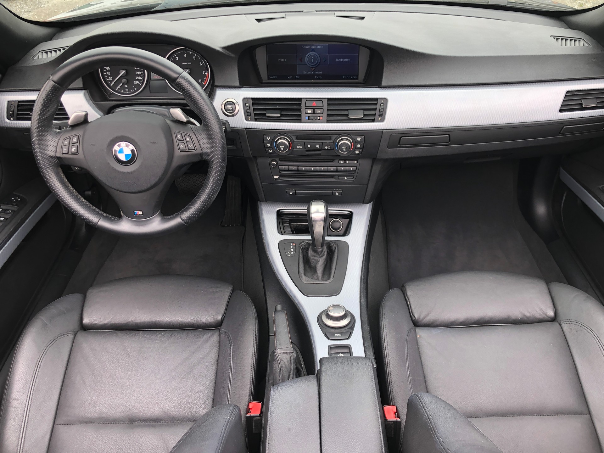 BMW 330i Cabriolet Steptronic-image-7