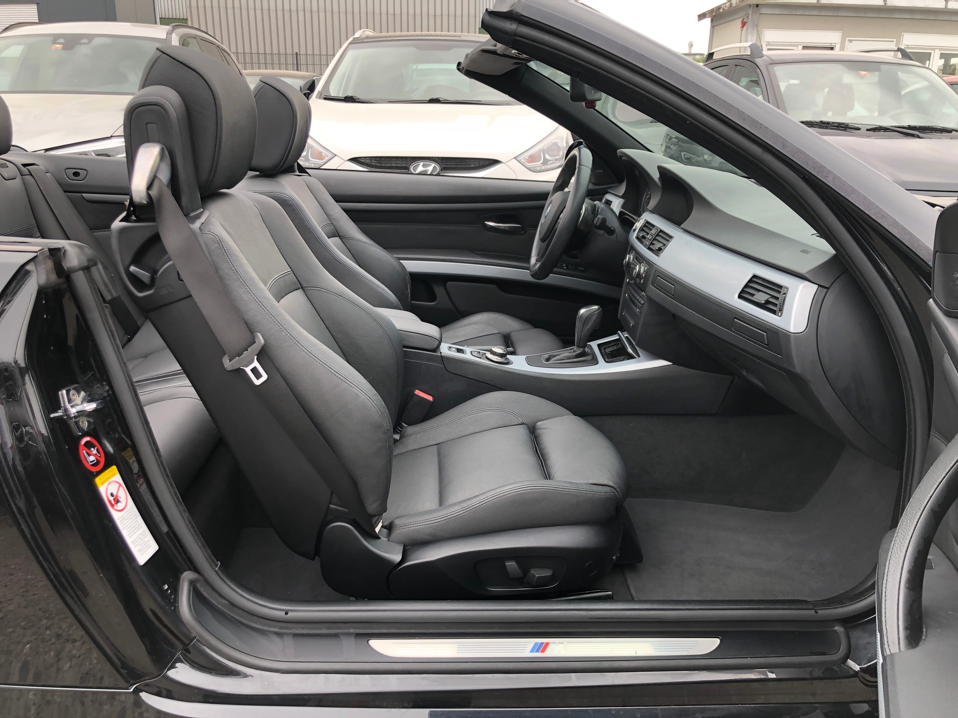 BMW 330i Cabriolet Steptronic-image-10