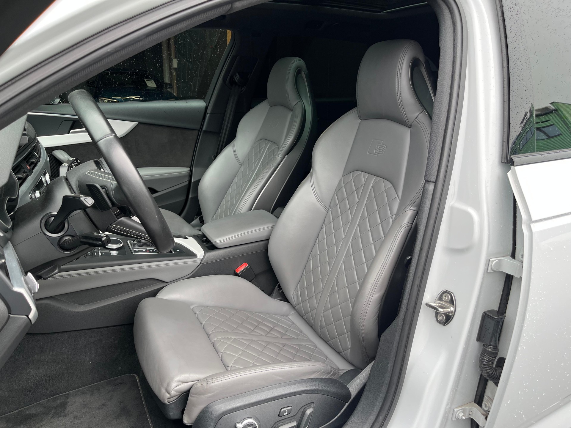 AUDI S4 Avant 3.0 TFSI quattro tiptronic-image-12