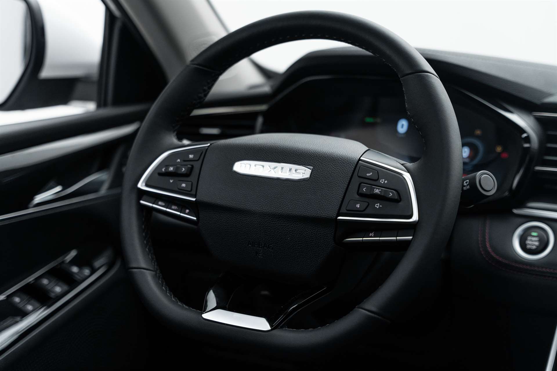 MAXUS EUniq6 70kWh E-Comfort-image-8