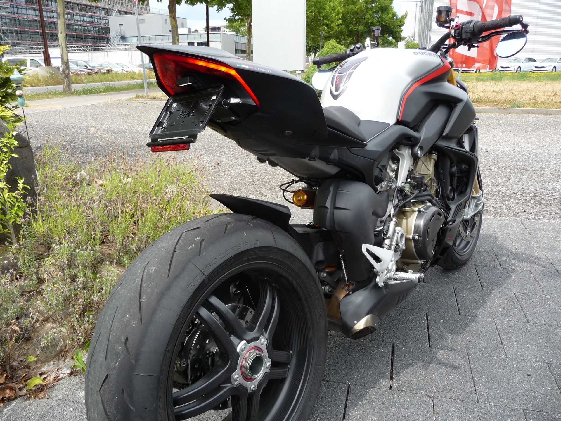 DUCATI Streetfighter V4 SP-image-1