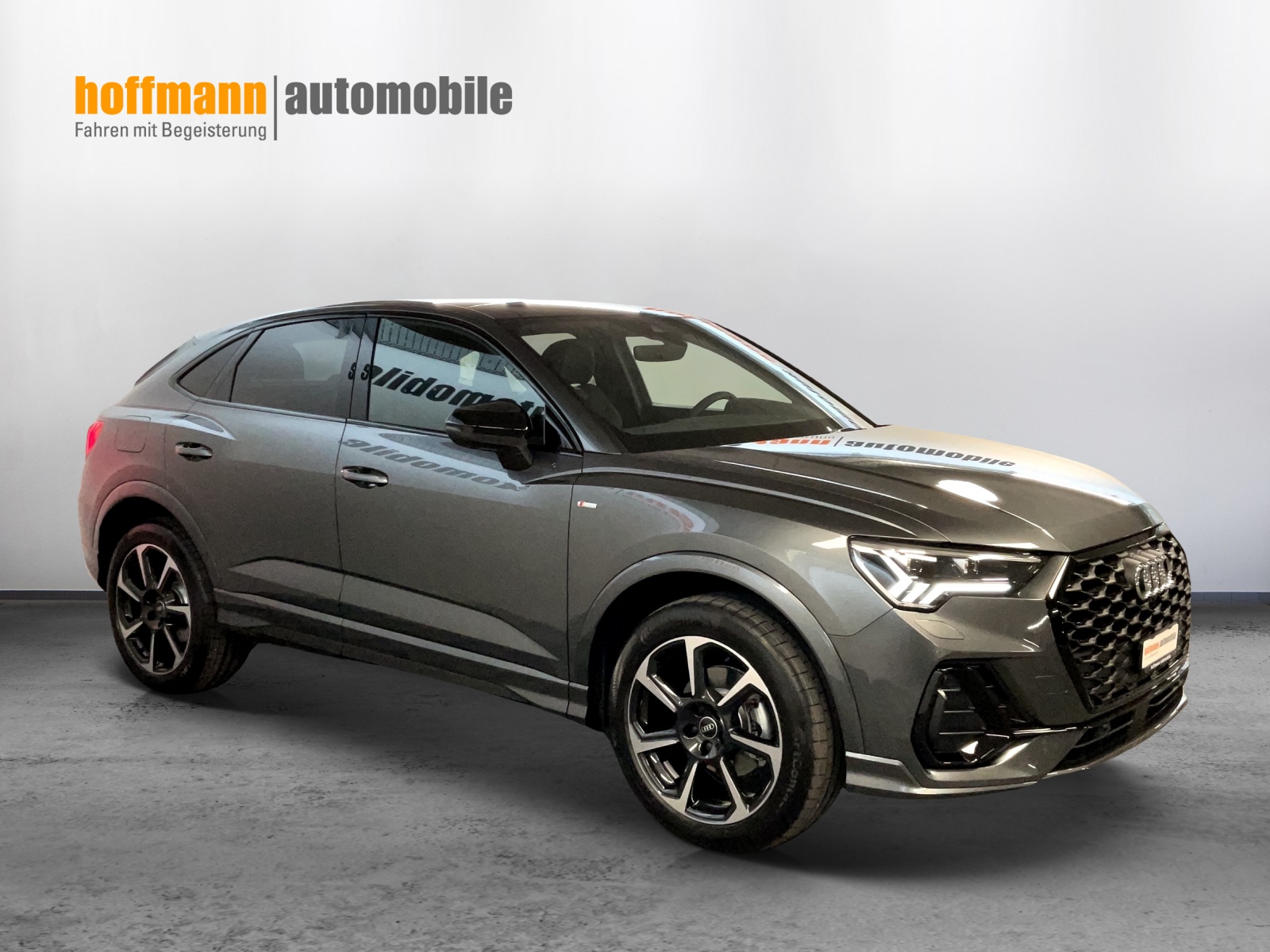 AUDI Q3 Sportback 35 TFSI S line S-tronic-showroom-element-2