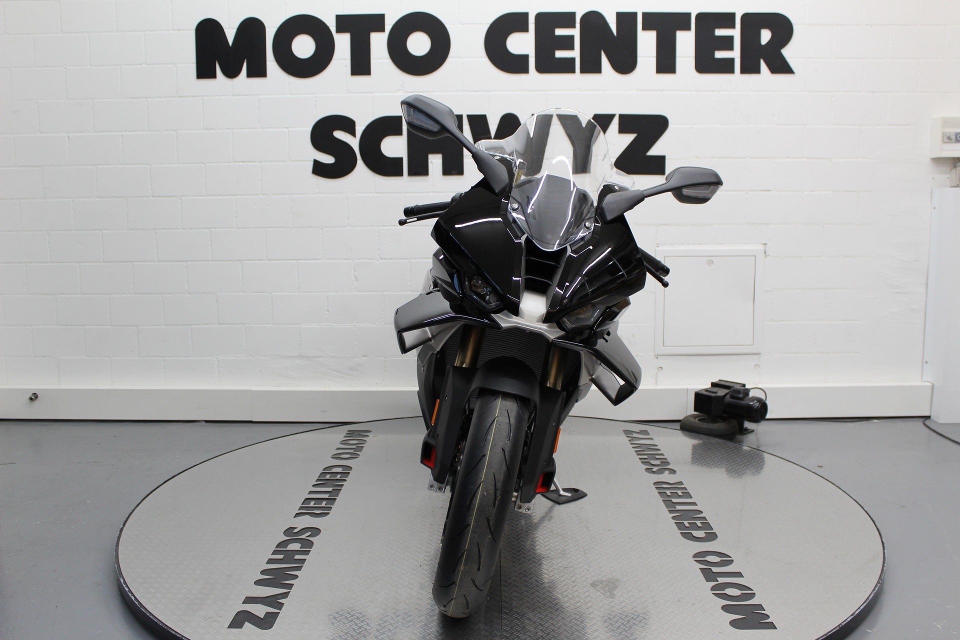 BMW S 1000 RR-image-2