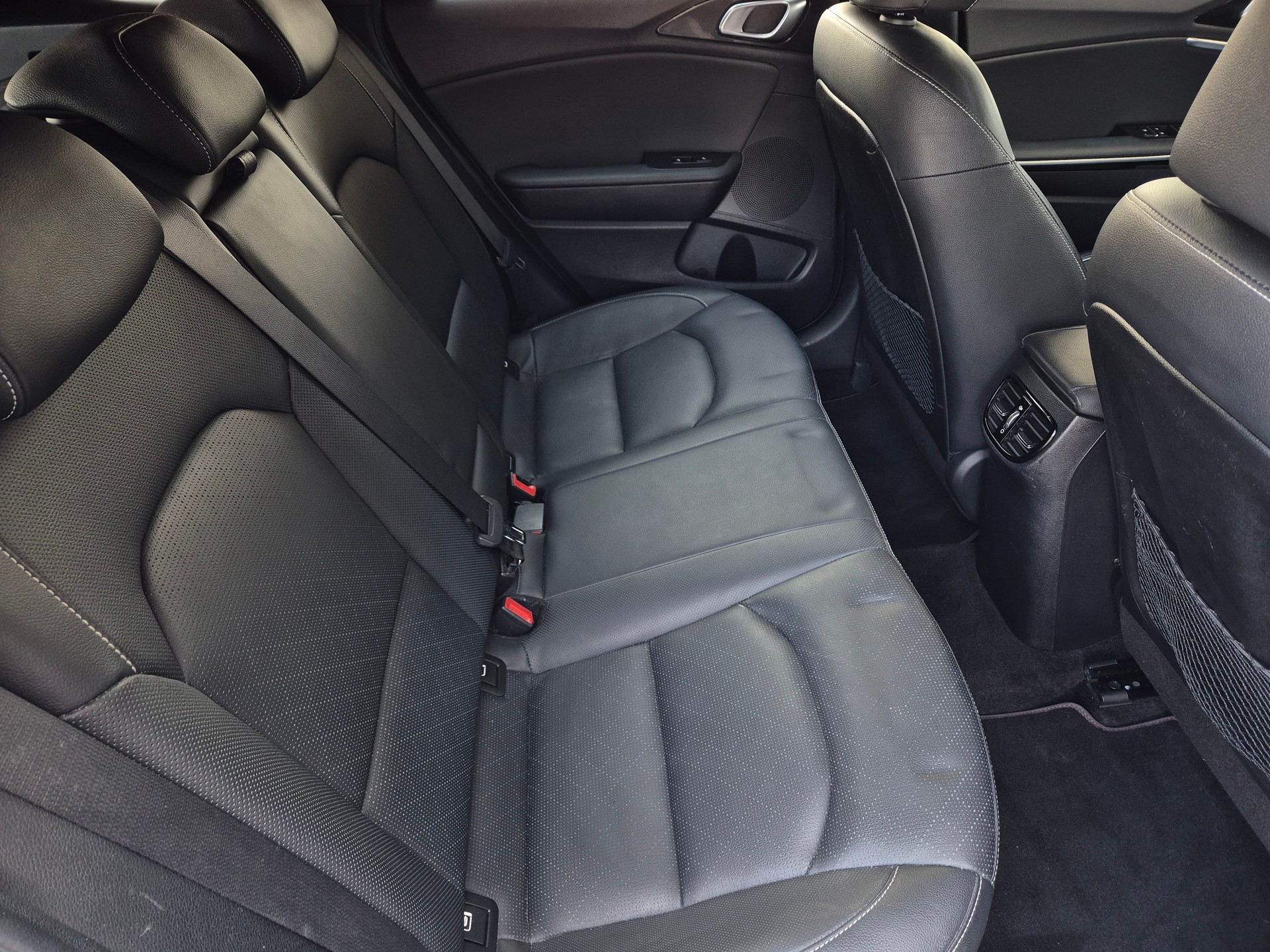 KIA ProCeed 1.5 T-GDi MHEV GT-Line DCT-image-15