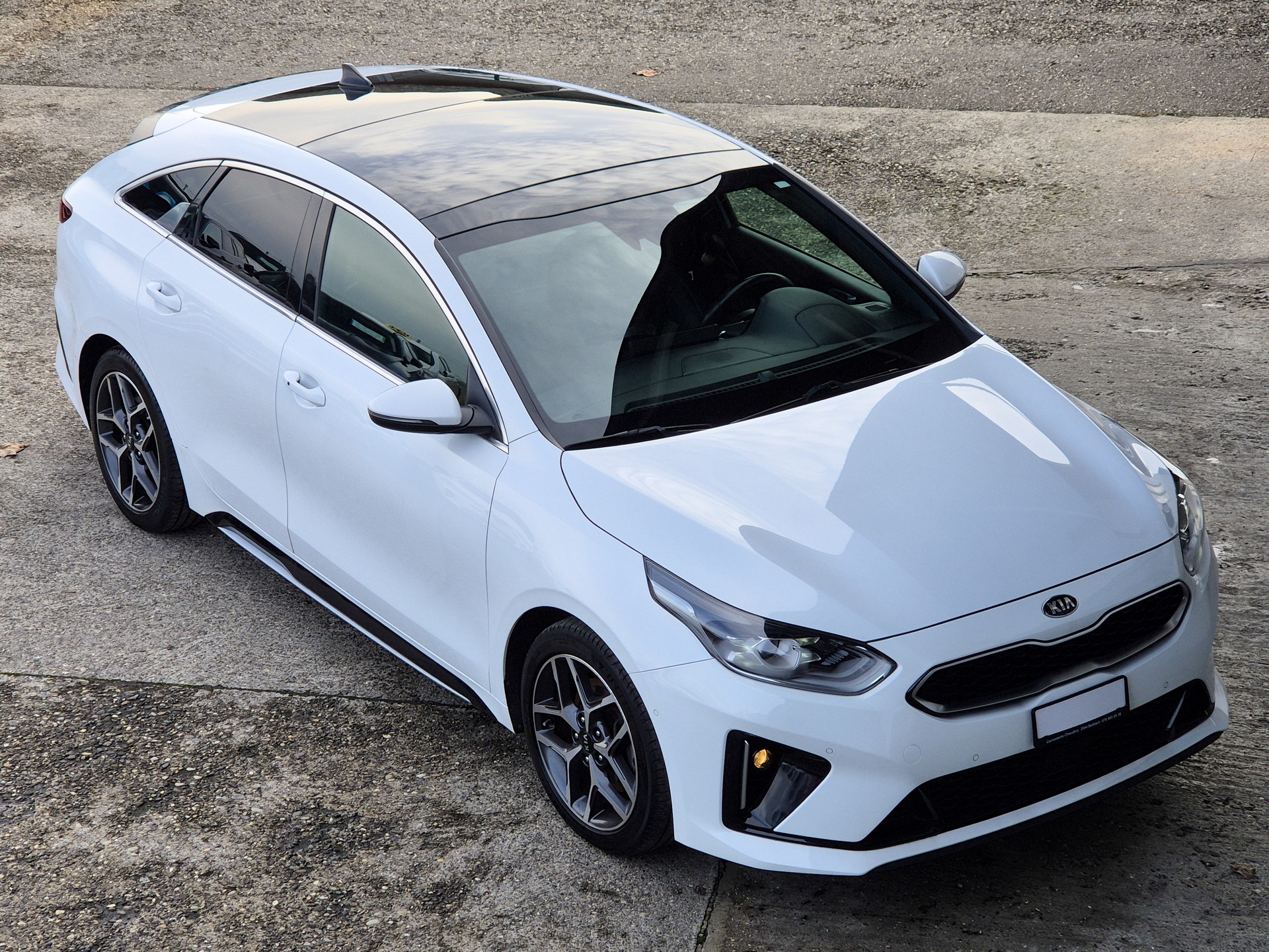 KIA ProCeed 1.5 T-GDi MHEV GT-Line DCT-showroom-element-2