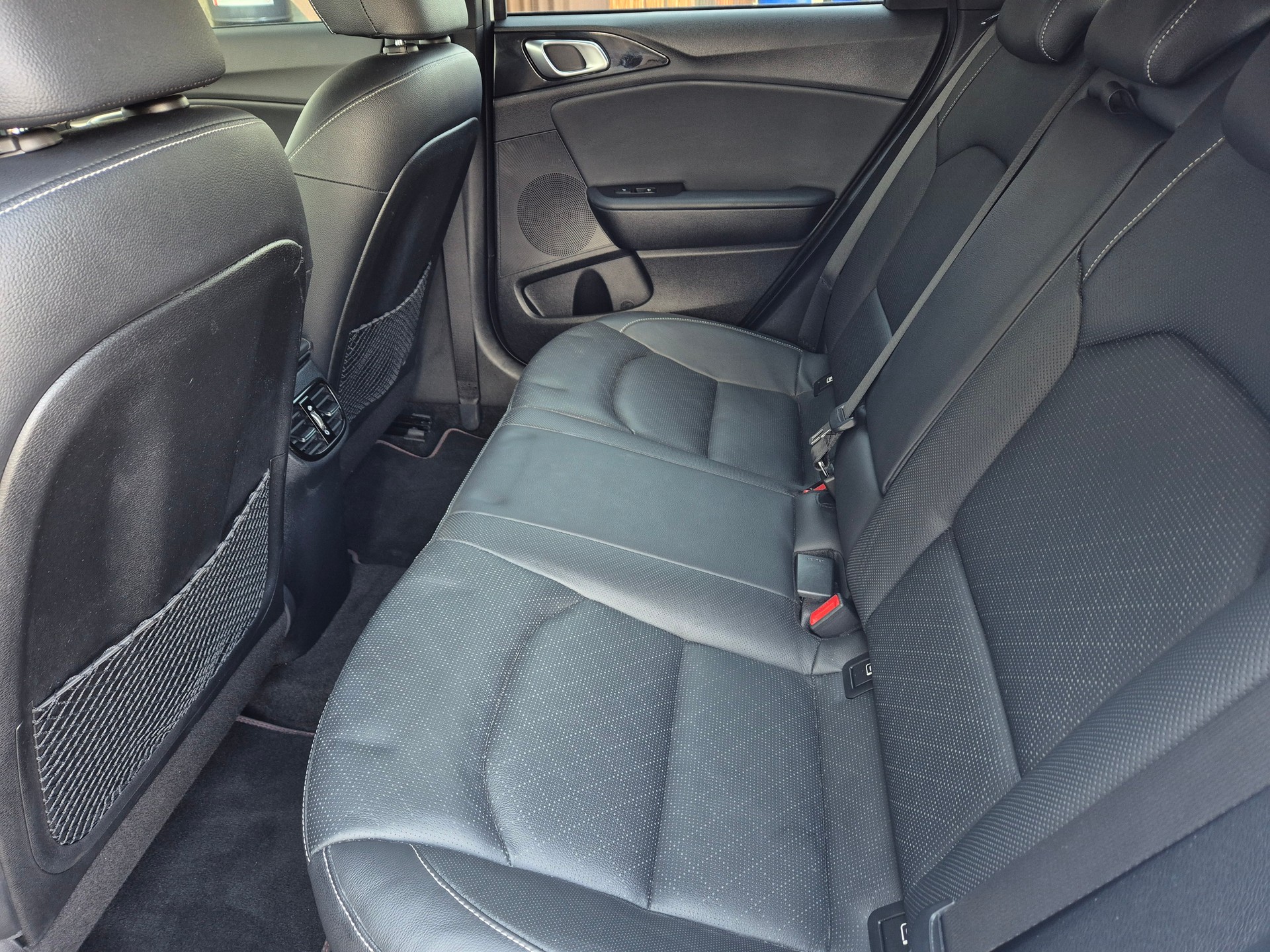 KIA ProCeed 1.5 T-GDi MHEV GT-Line DCT-image-14