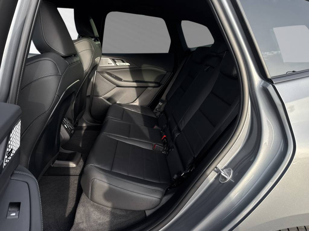 BMW 230e xDrive Active Tourer M Sport-image-7
