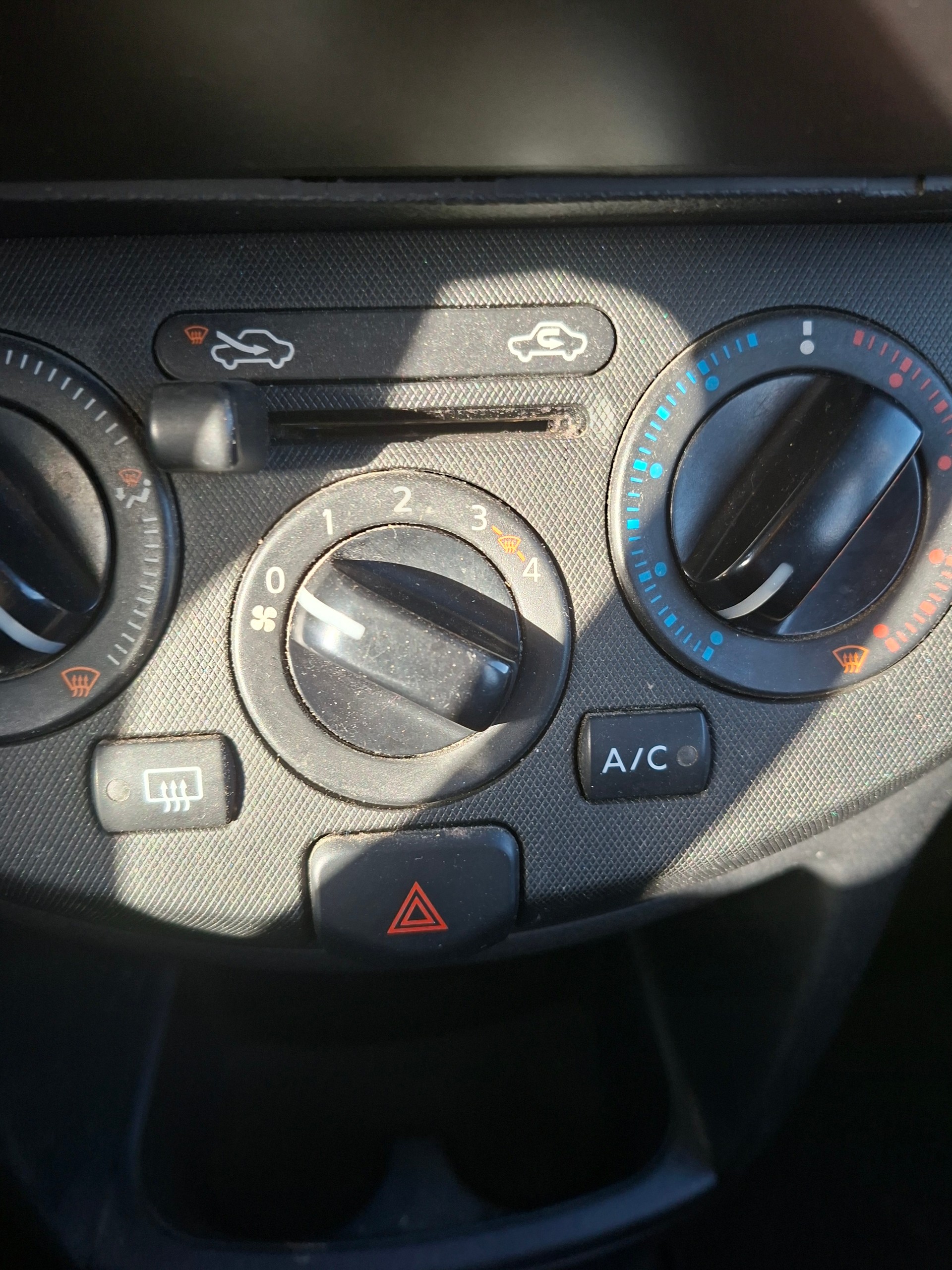 NISSAN Note 1.4 visia-image-2