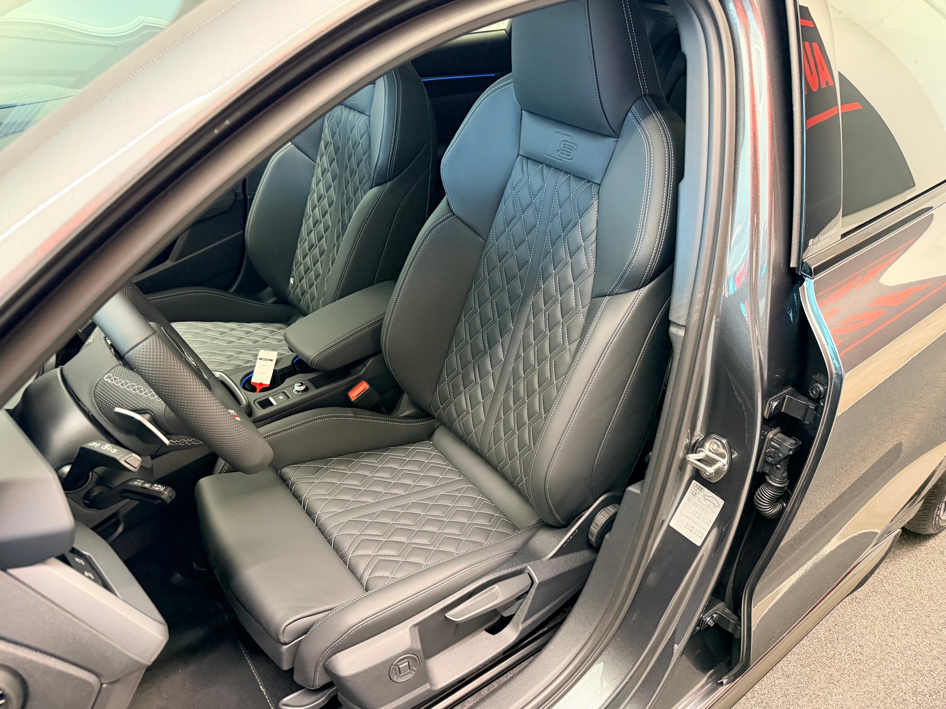 AUDI S3 Sportback TFSI quattro S-tronic-image-15