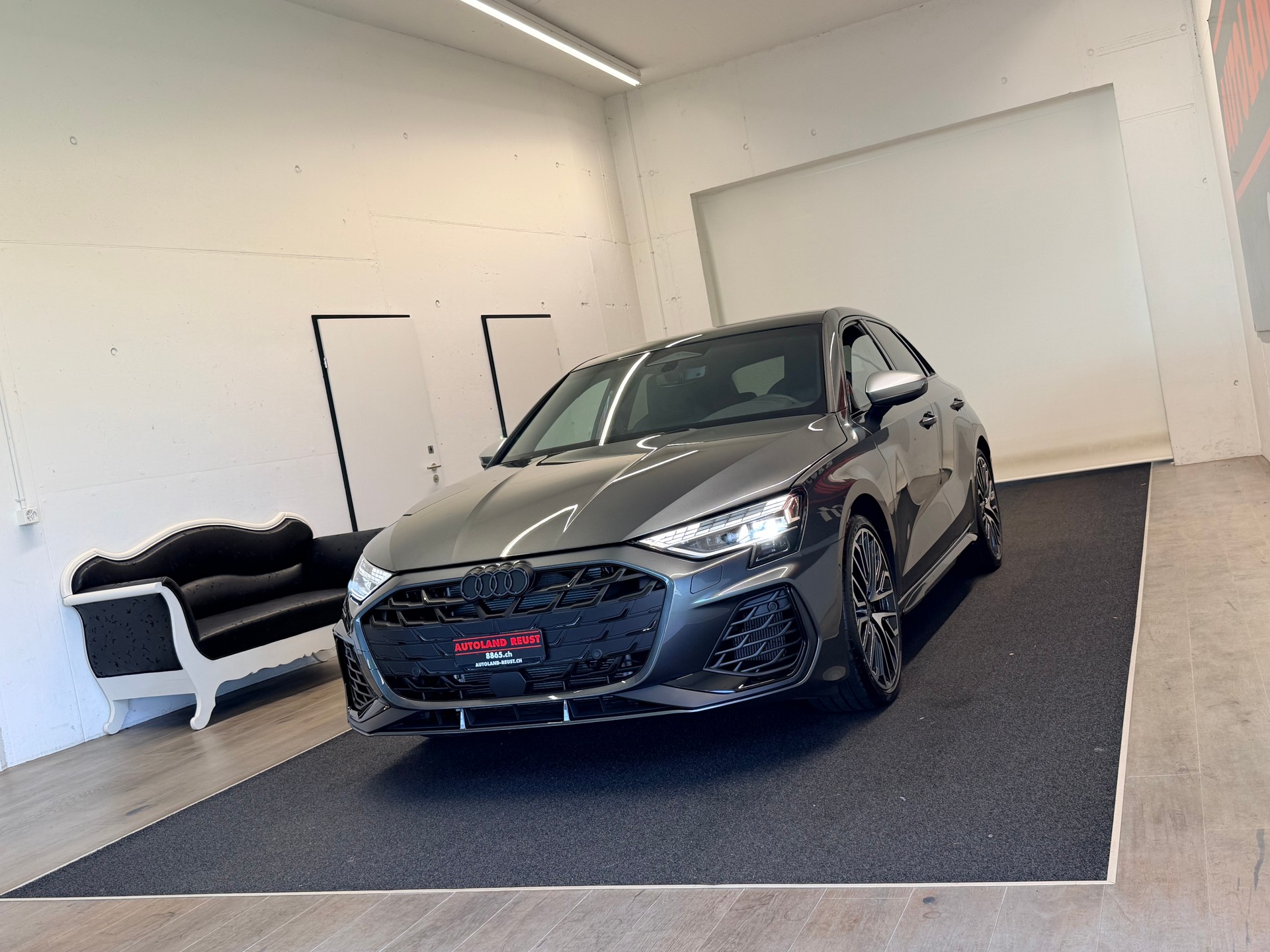 AUDI S3 Sportback TFSI quattro S-tronic-showroom-element-2