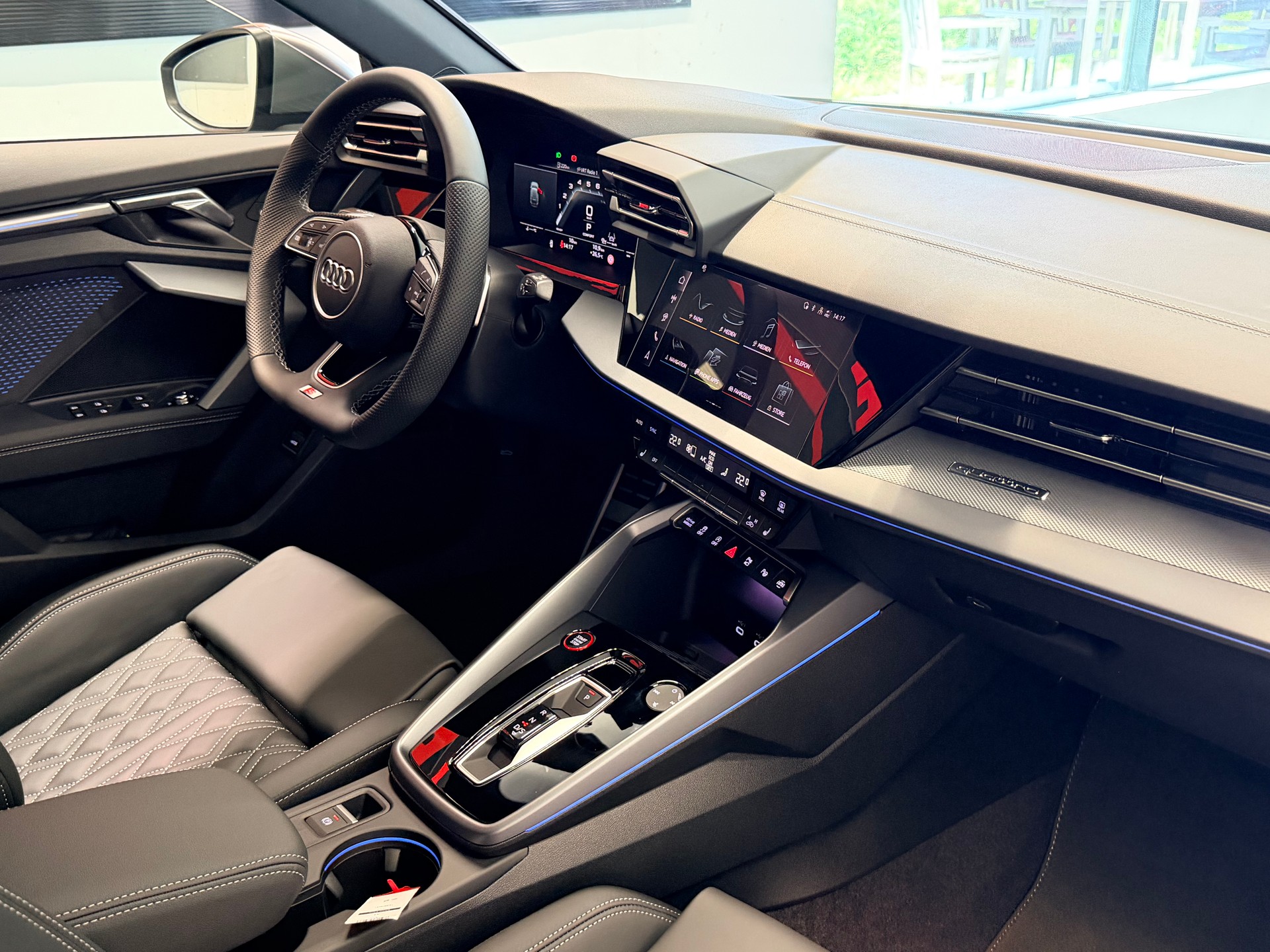 AUDI S3 Sportback TFSI quattro S-tronic-image-19