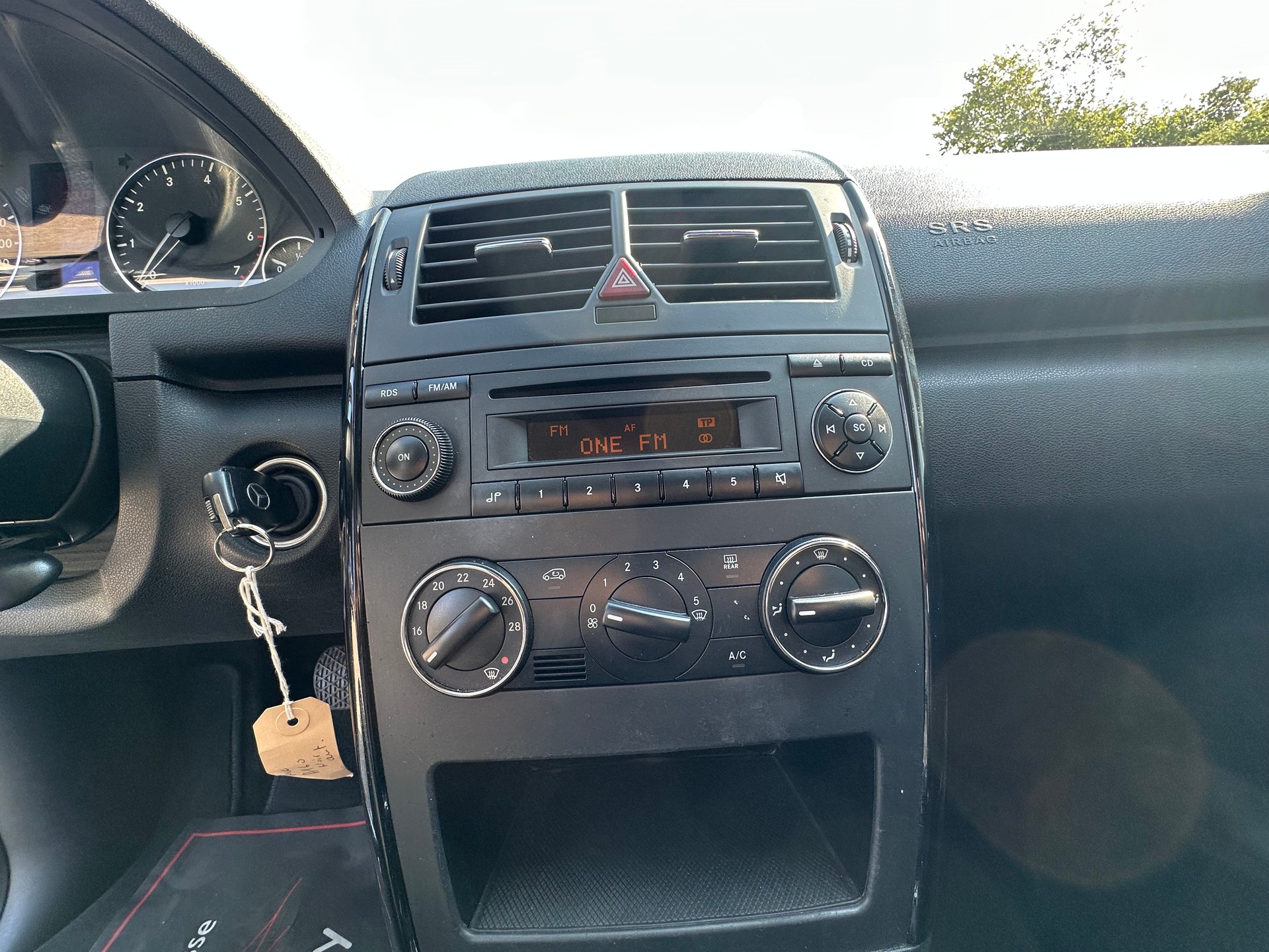 MERCEDES-BENZ A 160 (150) Avantgarde Autotronic-image-20