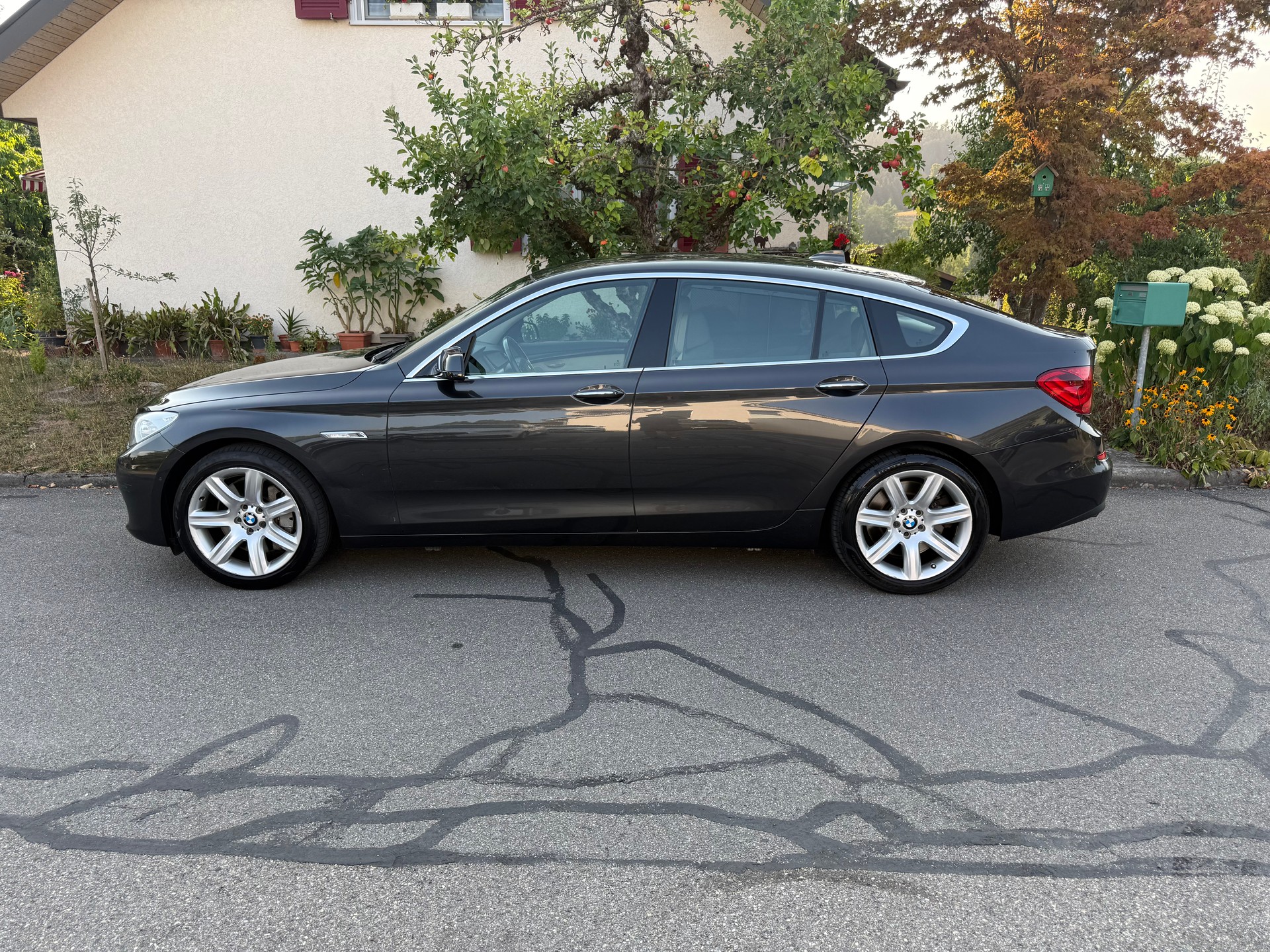 BMW 550i GT Steptronic-image-2