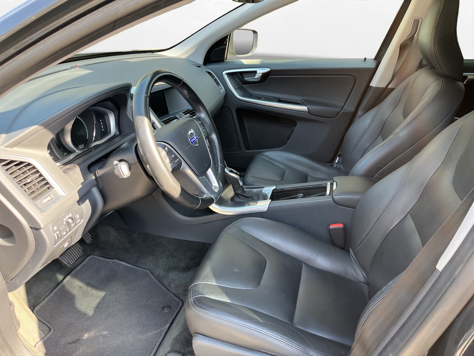 VOLVO XC60 T5 Summum Geartronic-image-8