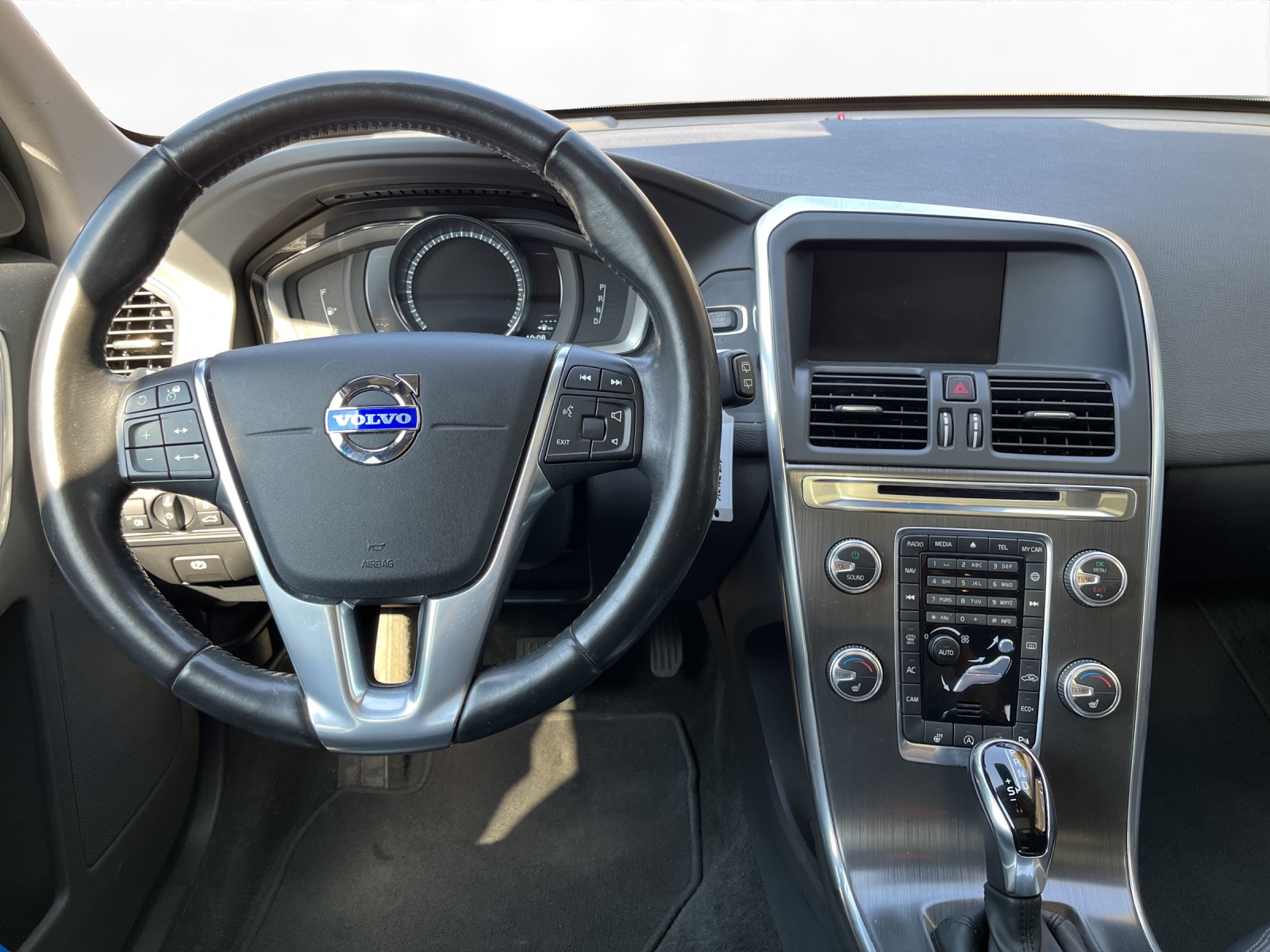 VOLVO XC60 T5 Summum Geartronic-image-9