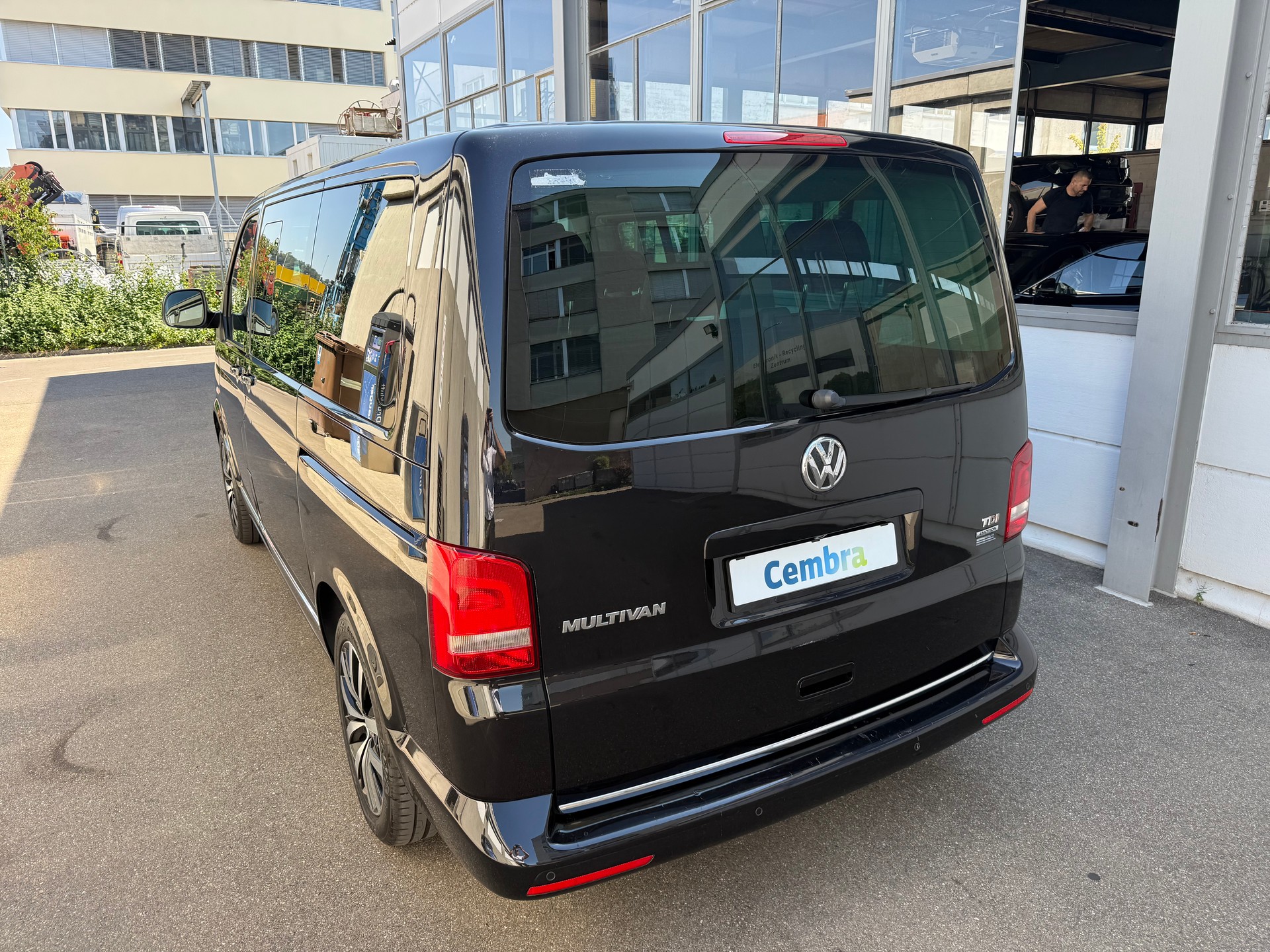 VW T5 Multivan 2.0 Bi-TDI CR Highline 4Motion DSG *AB MFK *Abnehmb. AHK *Leder *Standheizung *8 Fach bereift *Elektr.Schiebetüren-image-4