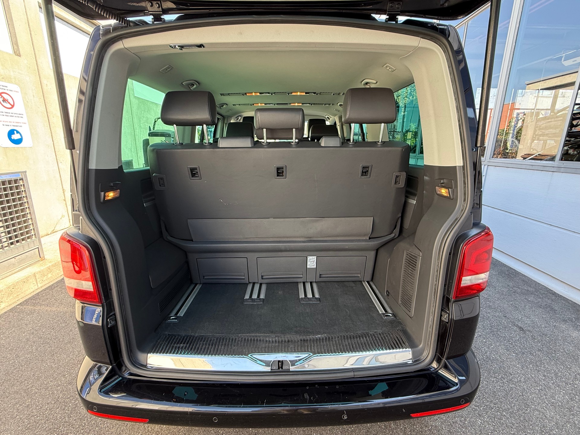 VW T5 Multivan 2.0 Bi-TDI CR Highline 4Motion DSG *AB MFK *Abnehmb. AHK *Leder *Standheizung *8 Fach bereift *Elektr.Schiebetüren-image-12