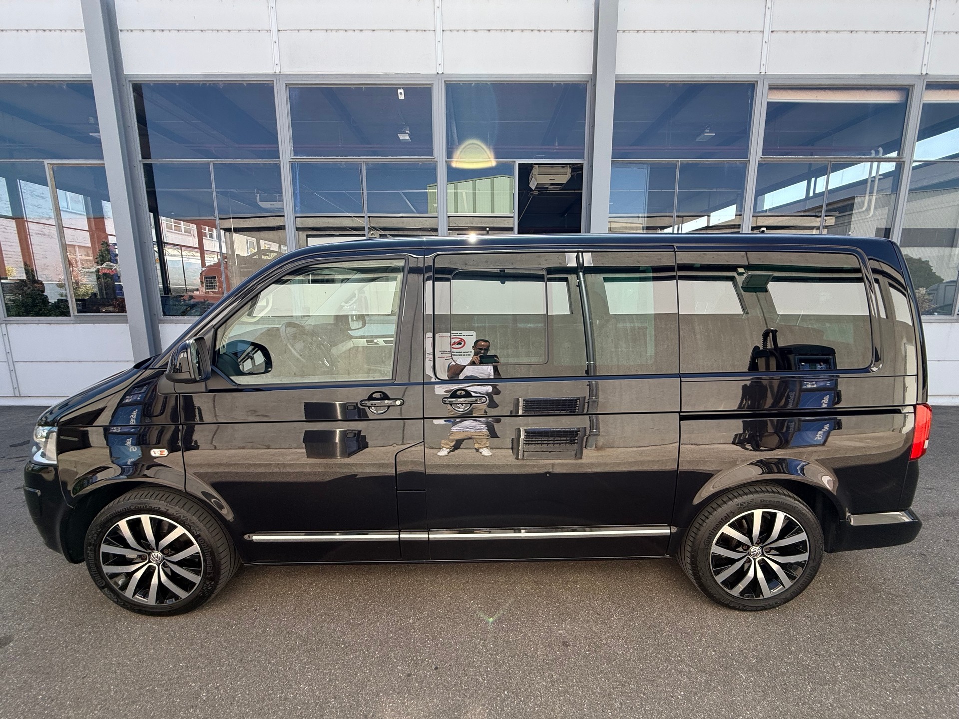 VW T5 Multivan 2.0 Bi-TDI CR Highline 4Motion DSG *AB MFK *Abnehmb. AHK *Leder *Standheizung *8 Fach bereift *Elektr.Schiebetüren-image-5